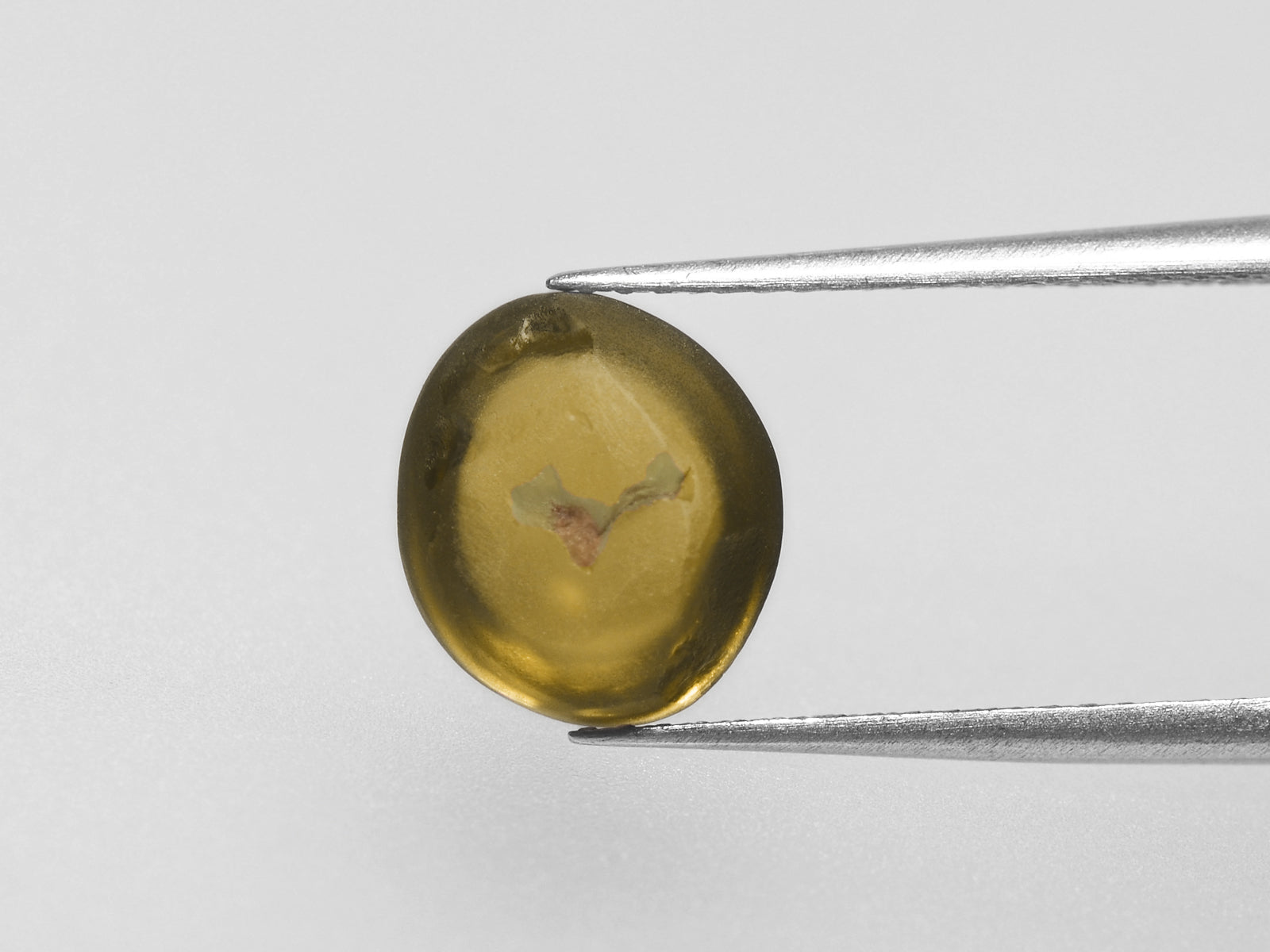 8800326-cabochon-honey-igi-madagascar-natural-chrysoberyl-cat's-eye-3.10-ct