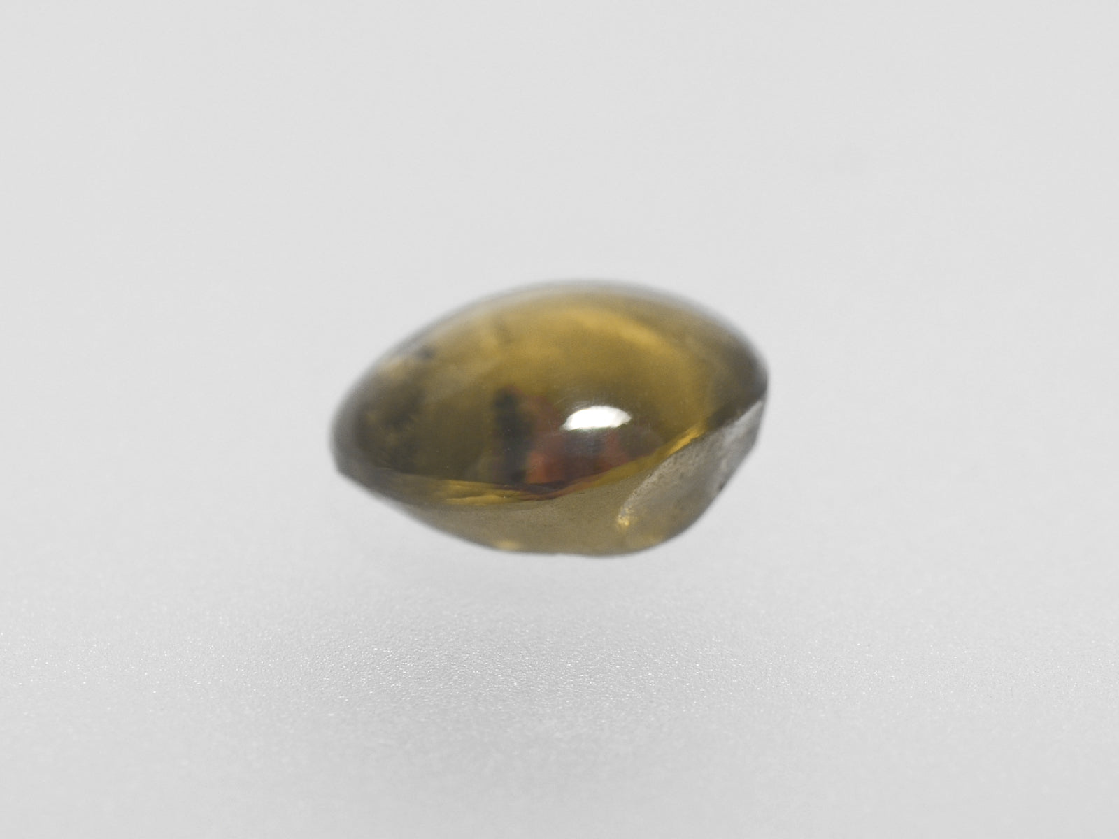 8800326-cabochon-honey-igi-madagascar-natural-chrysoberyl-cat's-eye-3.10-ct