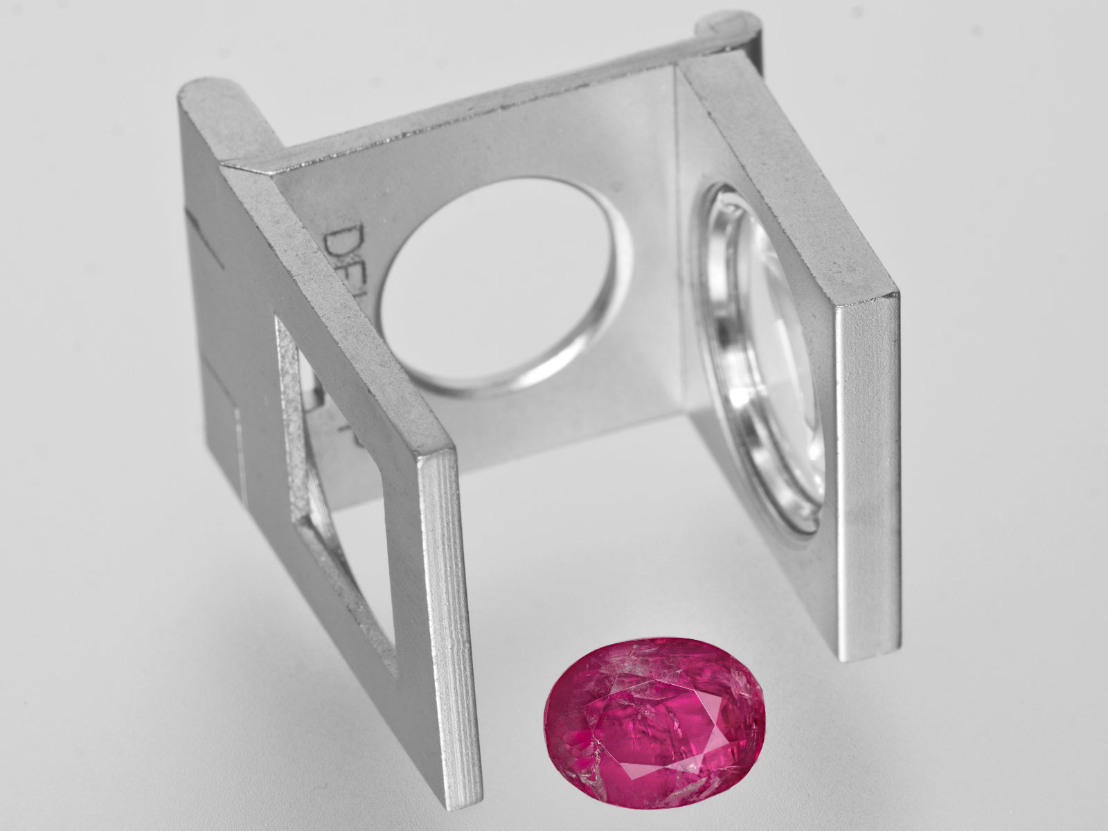 8802830-oval-deep-pinkish-red-igi-burma-natural-ruby-4.37-ct