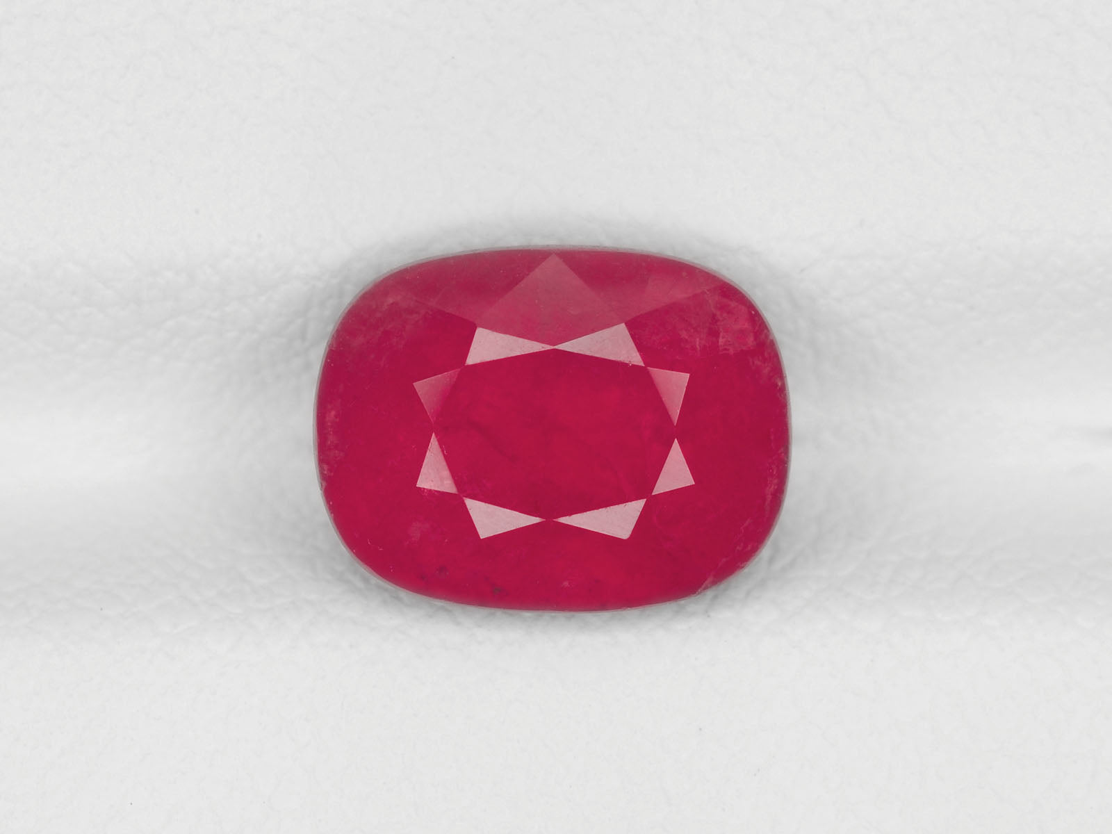 8800210-cushion-rich-velvety-pinkish-red-igi-tanzania-natural-ruby-3.31-ct