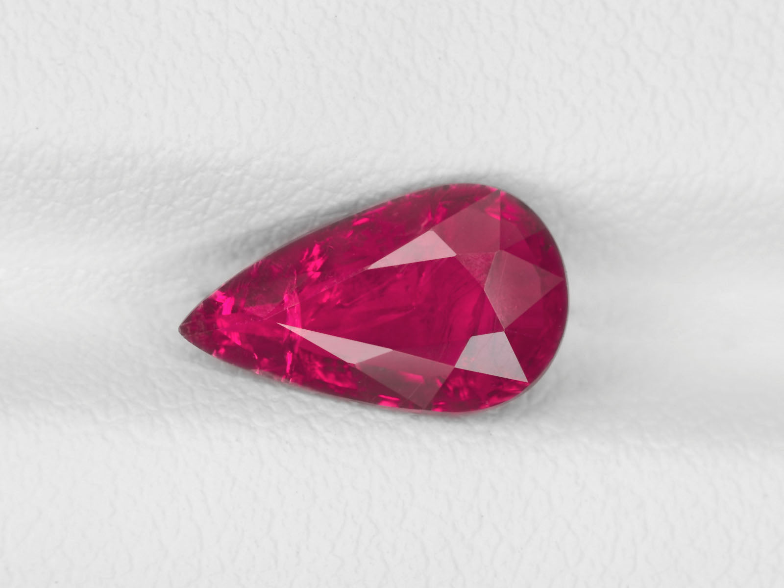 8800211-pear-deep-pinkish-red-igi-mozambique-natural-ruby-1.75-ct