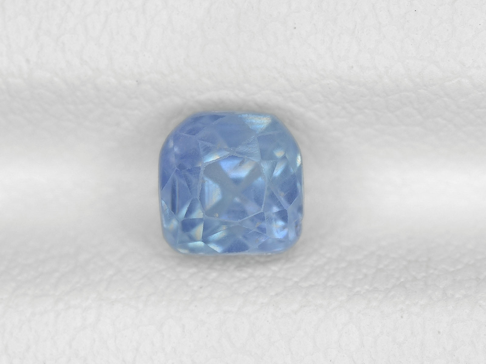 8800225-cushion-velvety-blue-igi-kashmir-natural-blue-sapphire-1.11-ct