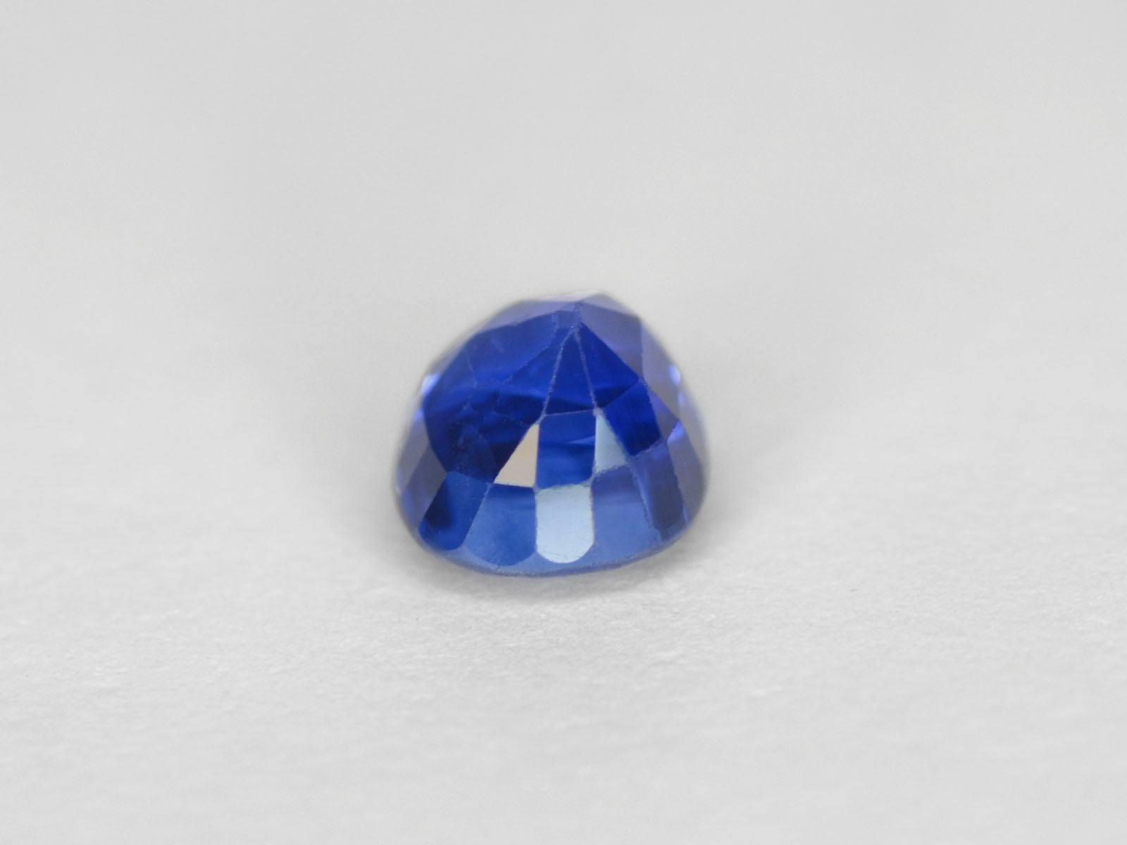 8800226-oval-vivid-royal-blue-gia-igi-cambodia-natural-blue-sapphire-0.65-ct