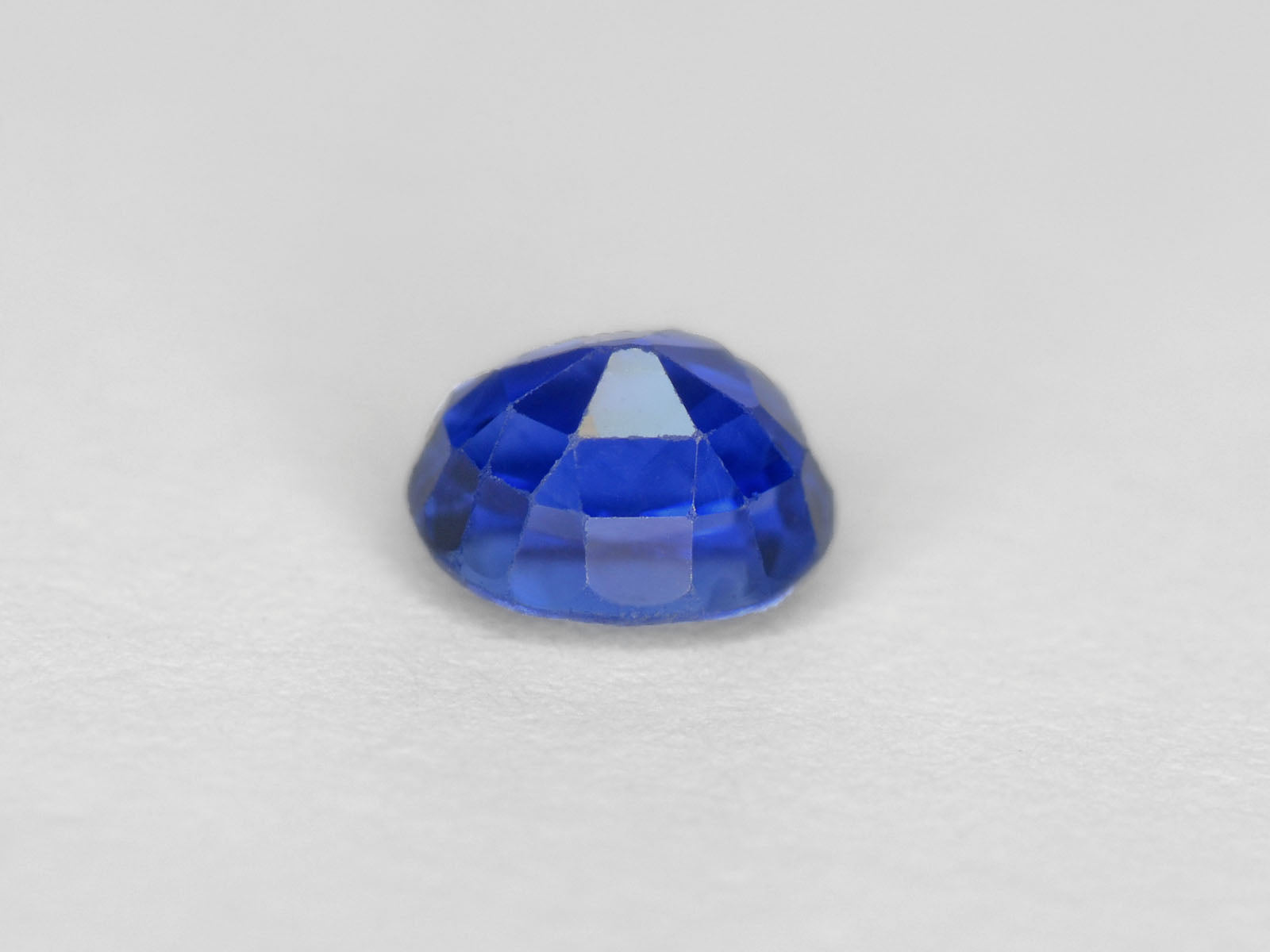 8800226-oval-vivid-royal-blue-gia-igi-cambodia-natural-blue-sapphire-0.65-ct