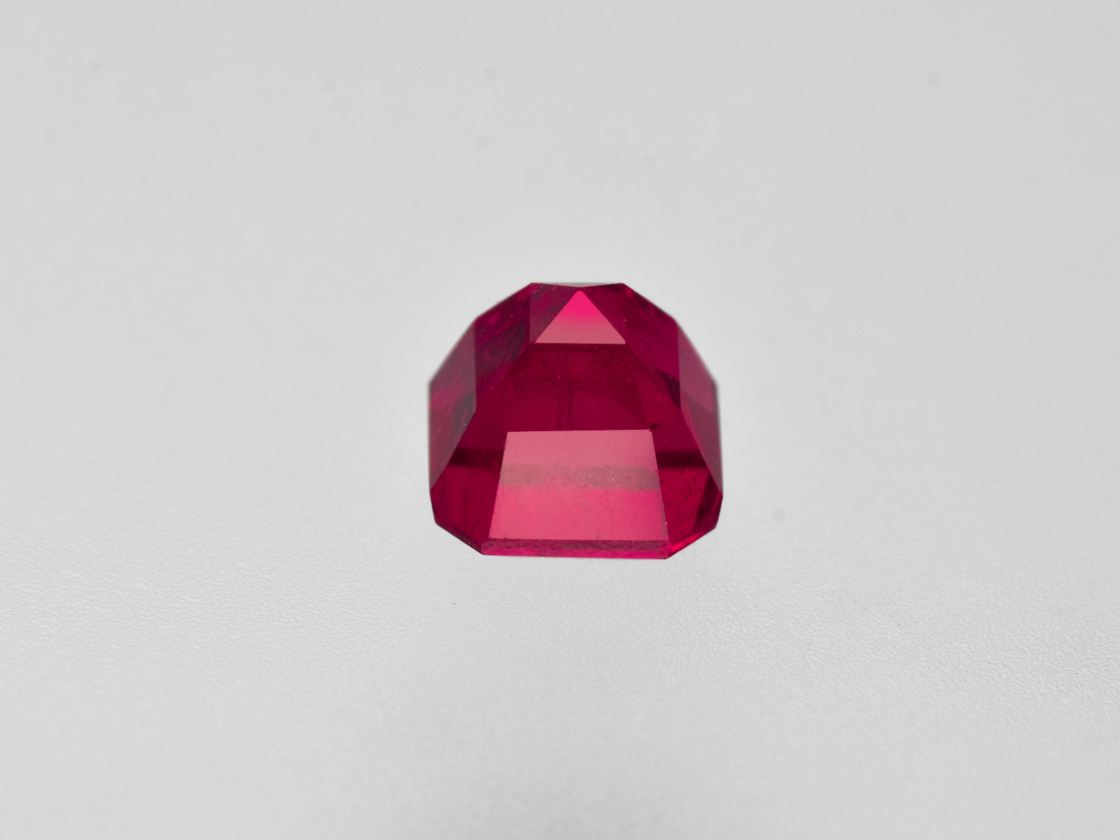 8801038-octagonal-fiery-neon-pinkish-red-grs-usa-natural-bixbite-red-emerald-0.69-ct