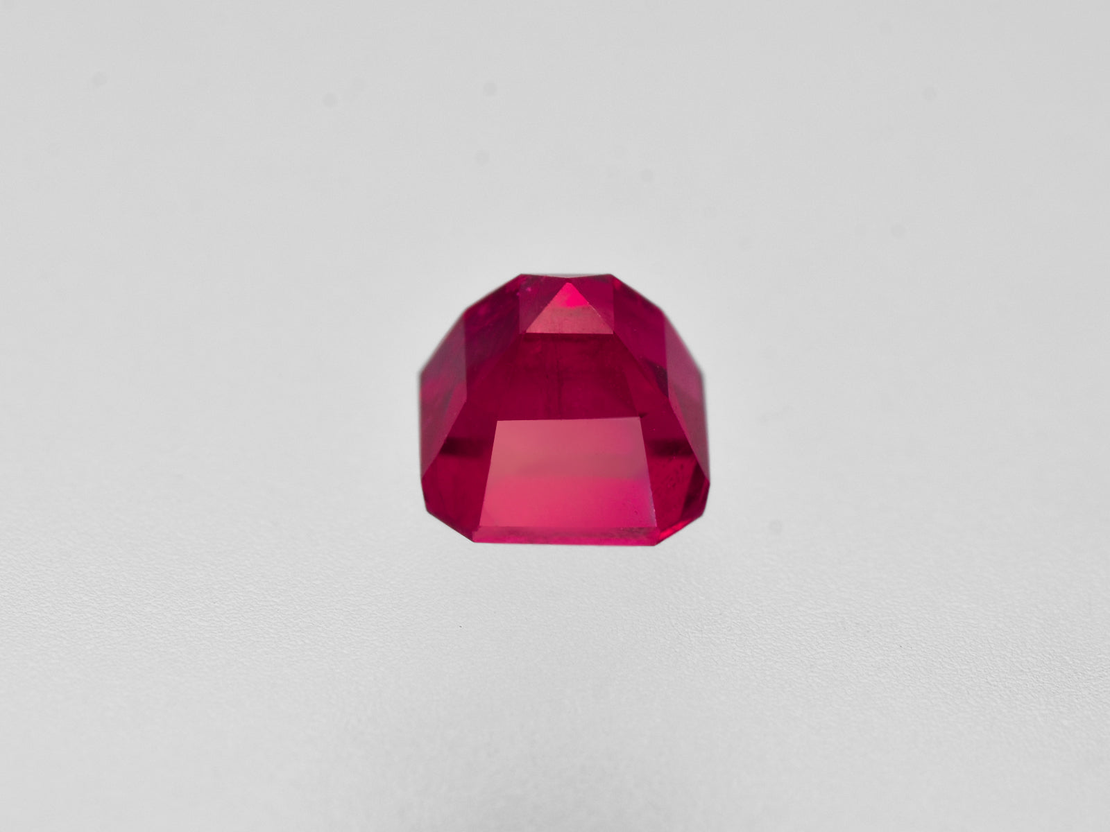 8801038-octagonal-fiery-neon-pinkish-red-grs-usa-natural-bixbite-red-emerald-0.69-ct