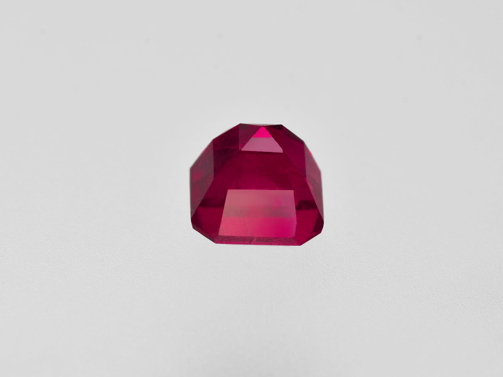 8801038-octagonal-fiery-neon-pinkish-red-grs-usa-natural-bixbite-red-emerald-0.69-ct