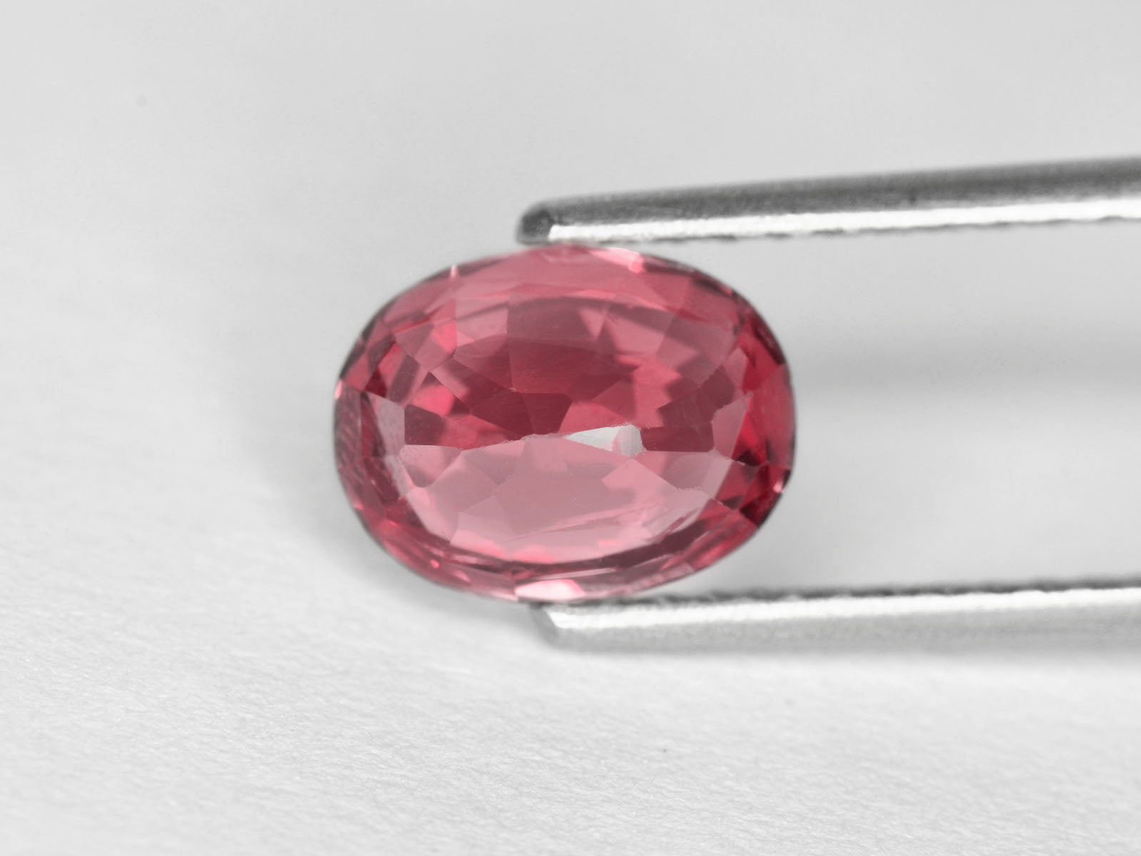 8800285-oval-deep-pink-igi-burma-natural-spinel-2.65-ct
