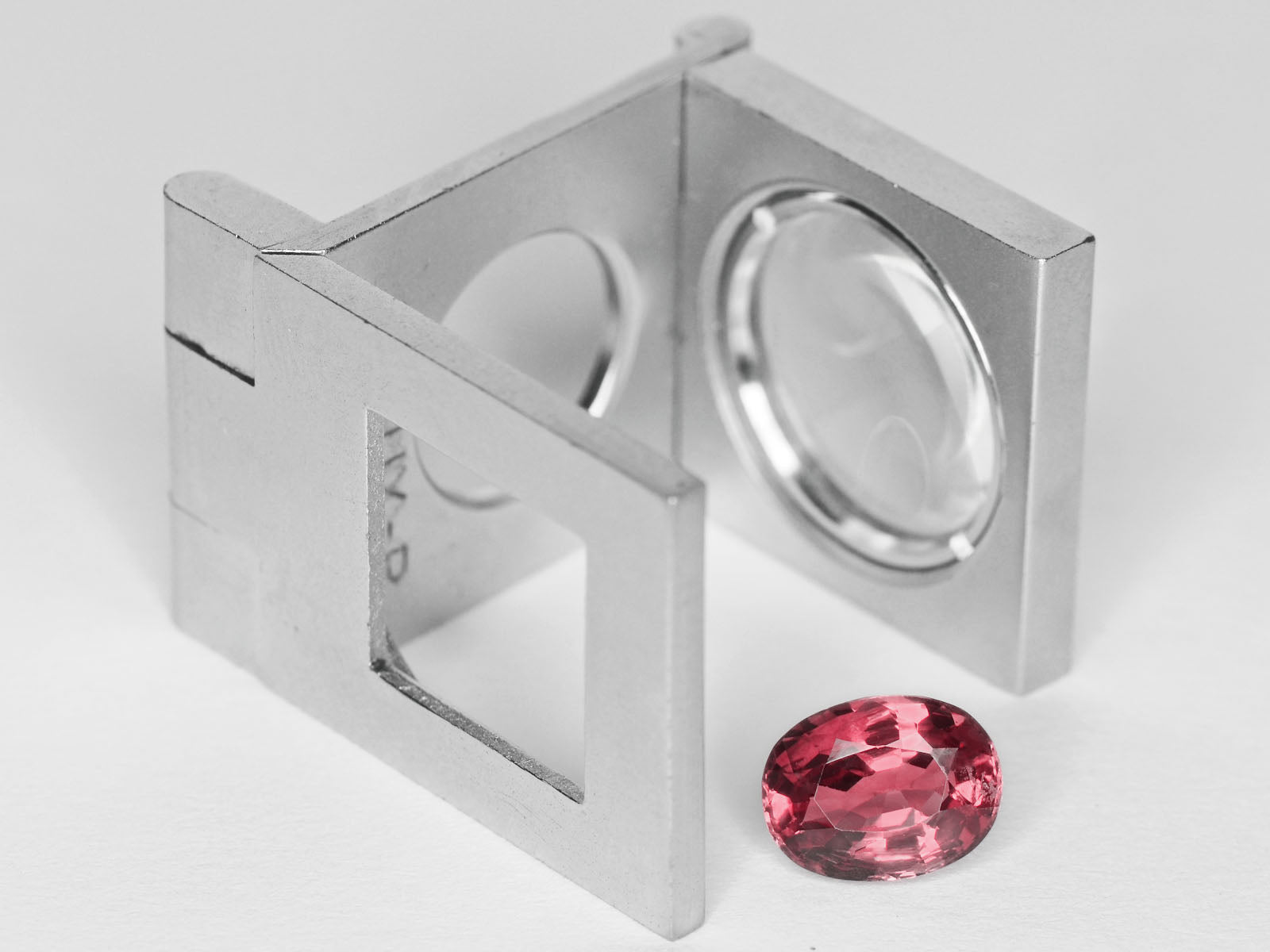 8800285-oval-deep-pink-igi-burma-natural-spinel-2.65-ct