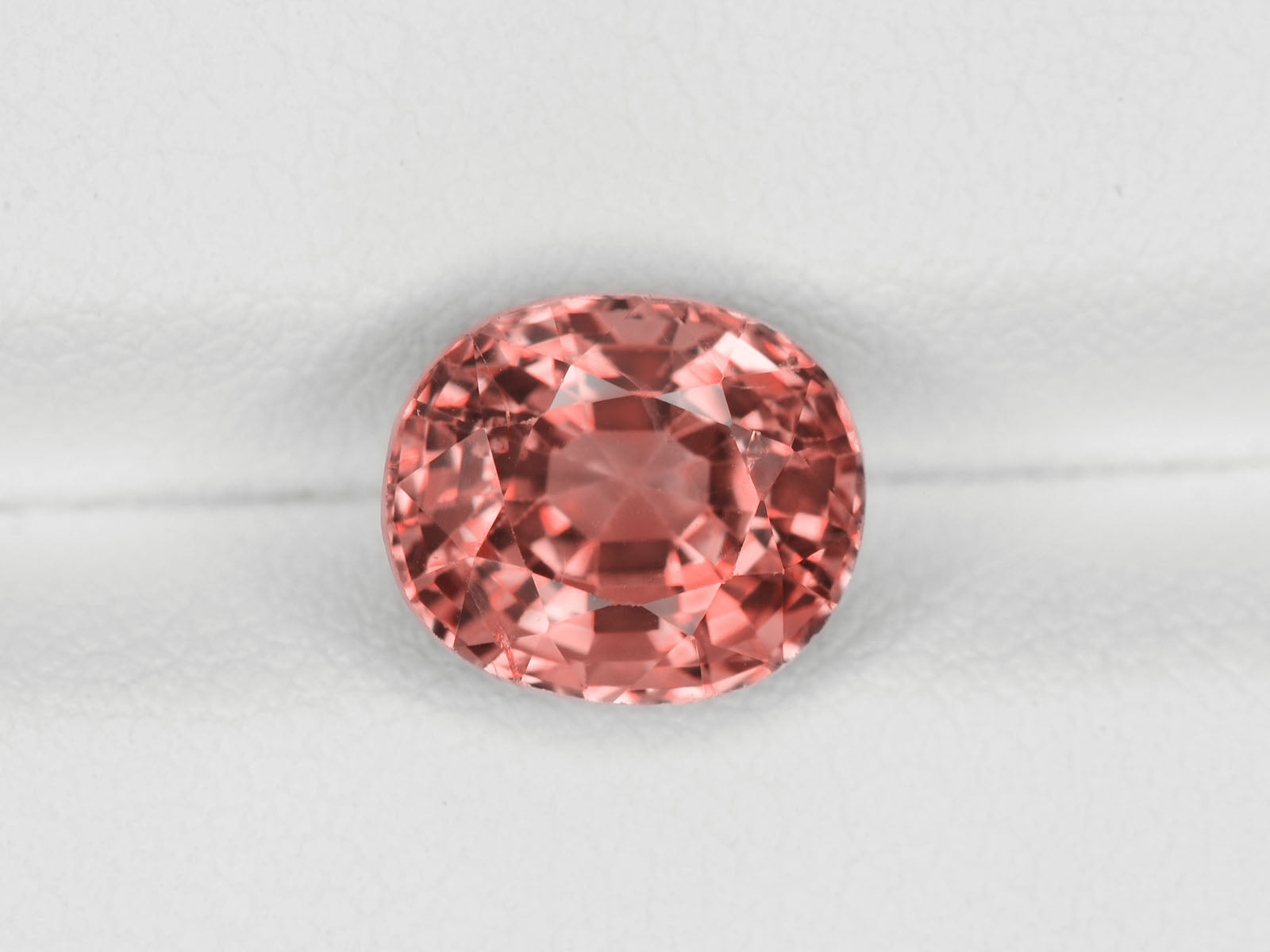 8800286-oval-vivid-orange-pink-igi-burma-natural-spinel-3.03-ct