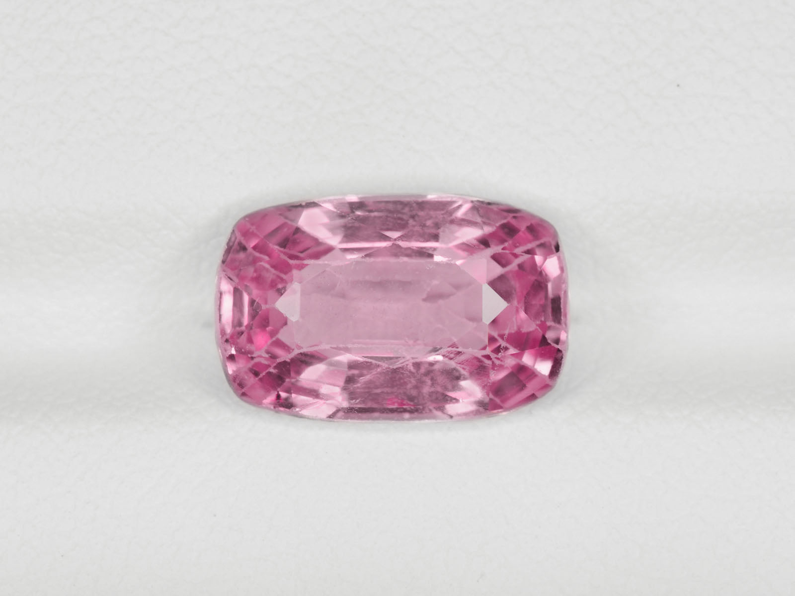 8800288-cushion-lustrous-pink-igi-burma-natural-spinel-3.98-ct