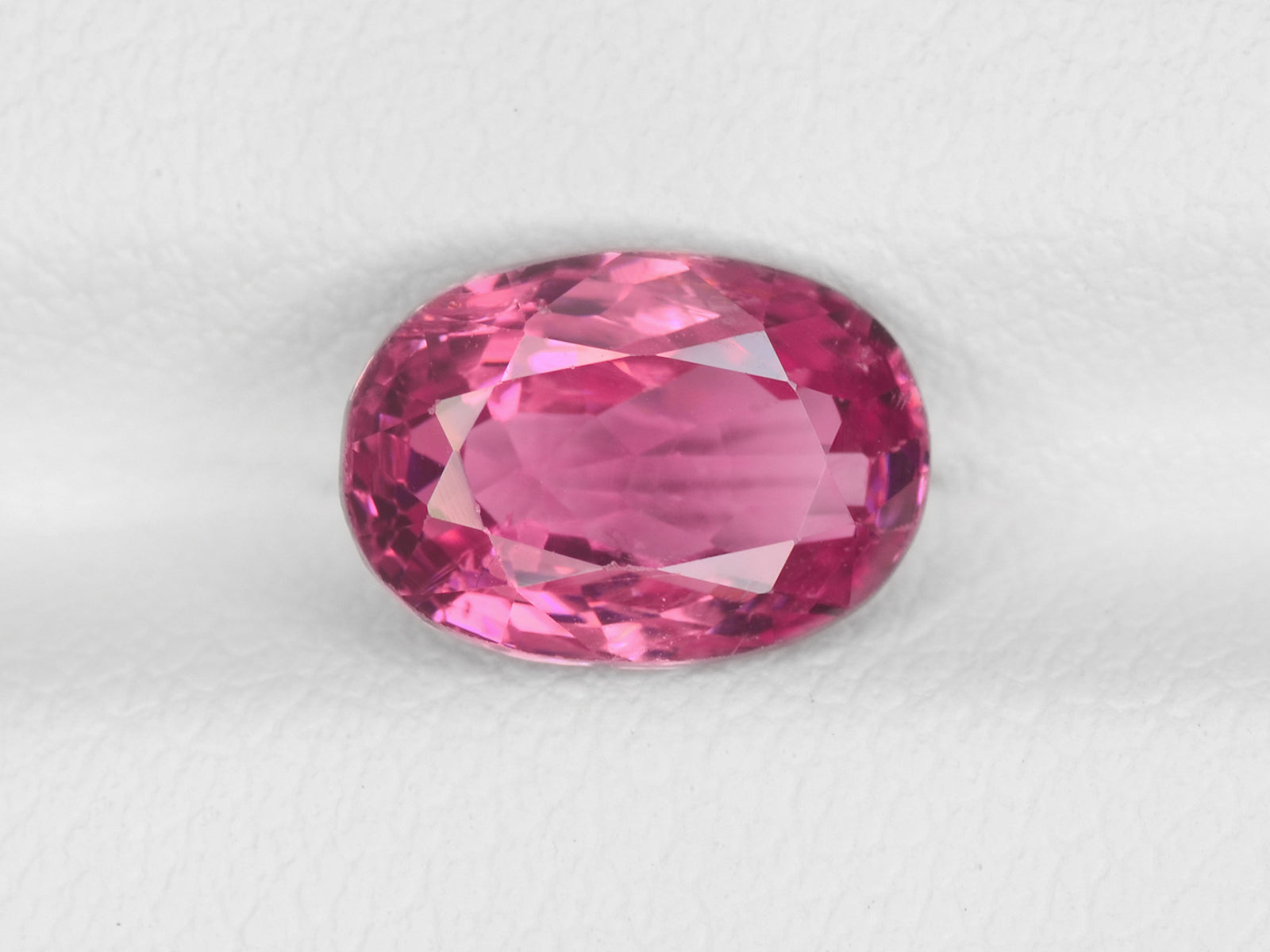 8800290-oval-reddish-pink-igi-burma-natural-spinel-2.13-ct