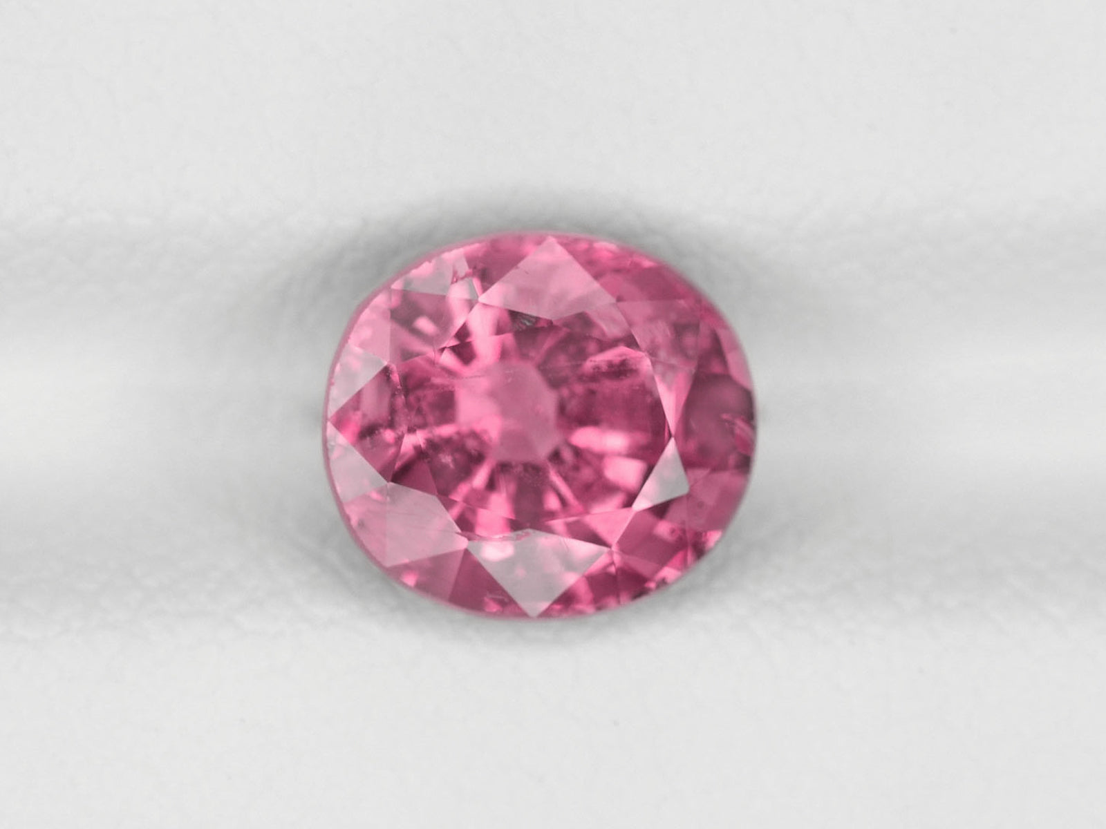 8800292-oval-lively-intense-pink-igi-burma-natural-spinel-1.98-ct