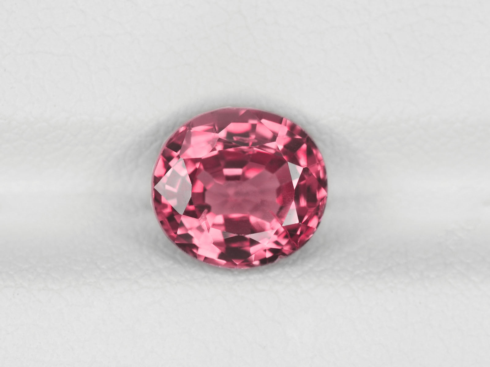 8800299-oval-intense-pink-igi-burma-natural-spinel-1.87-ct