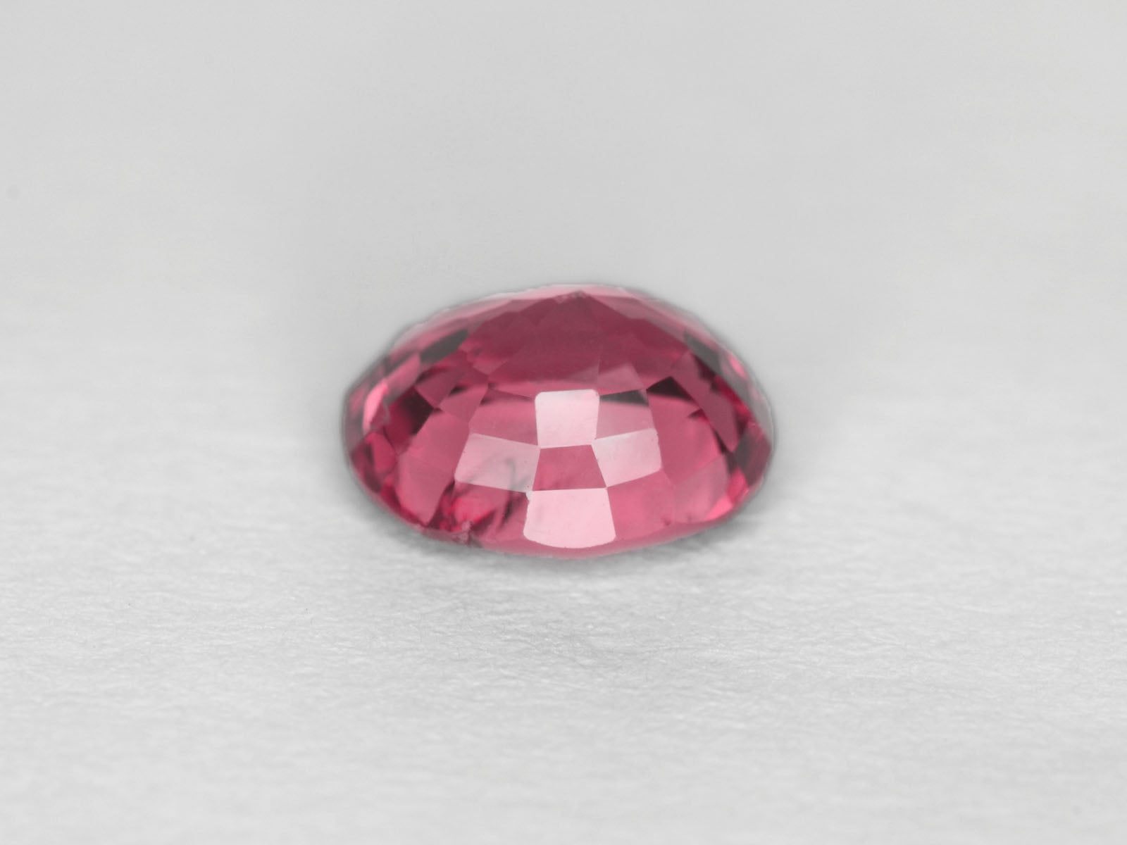 8800299-oval-intense-pink-igi-burma-natural-spinel-1.87-ct