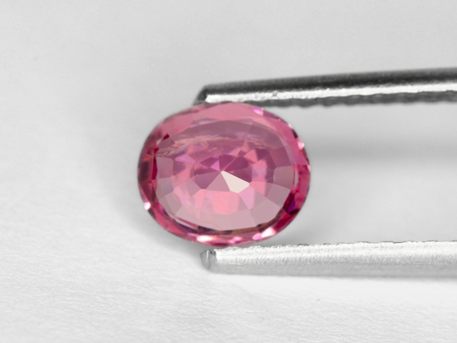8800300-oval-lustrous-pink-igi-burma-natural-spinel-1.72-ct
