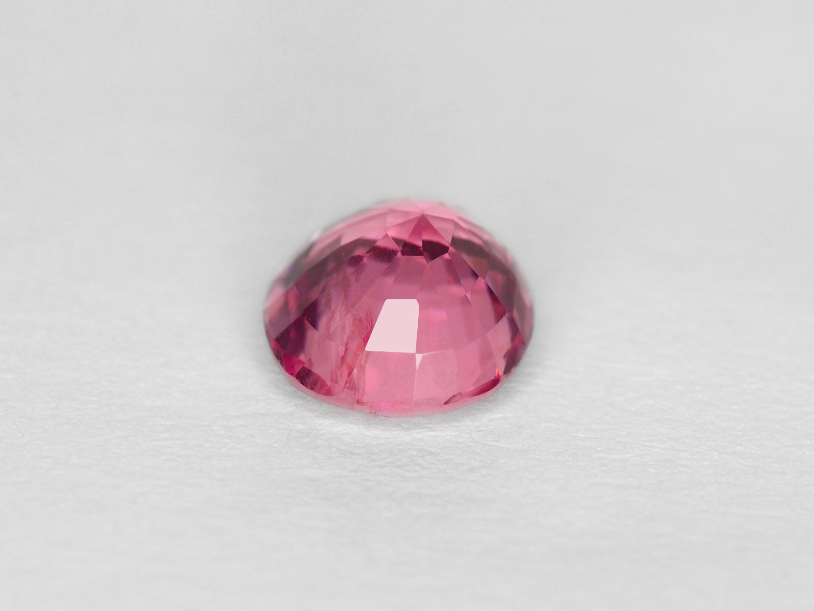 8800300-oval-lustrous-pink-igi-burma-natural-spinel-1.72-ct