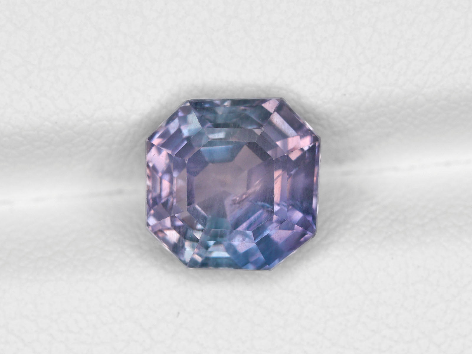 8800467-octagonal-bi-color-greenish-blue-&-pinkish-purple-igi-madagascar-natural-other-fancy-sapphire-4.07-ct