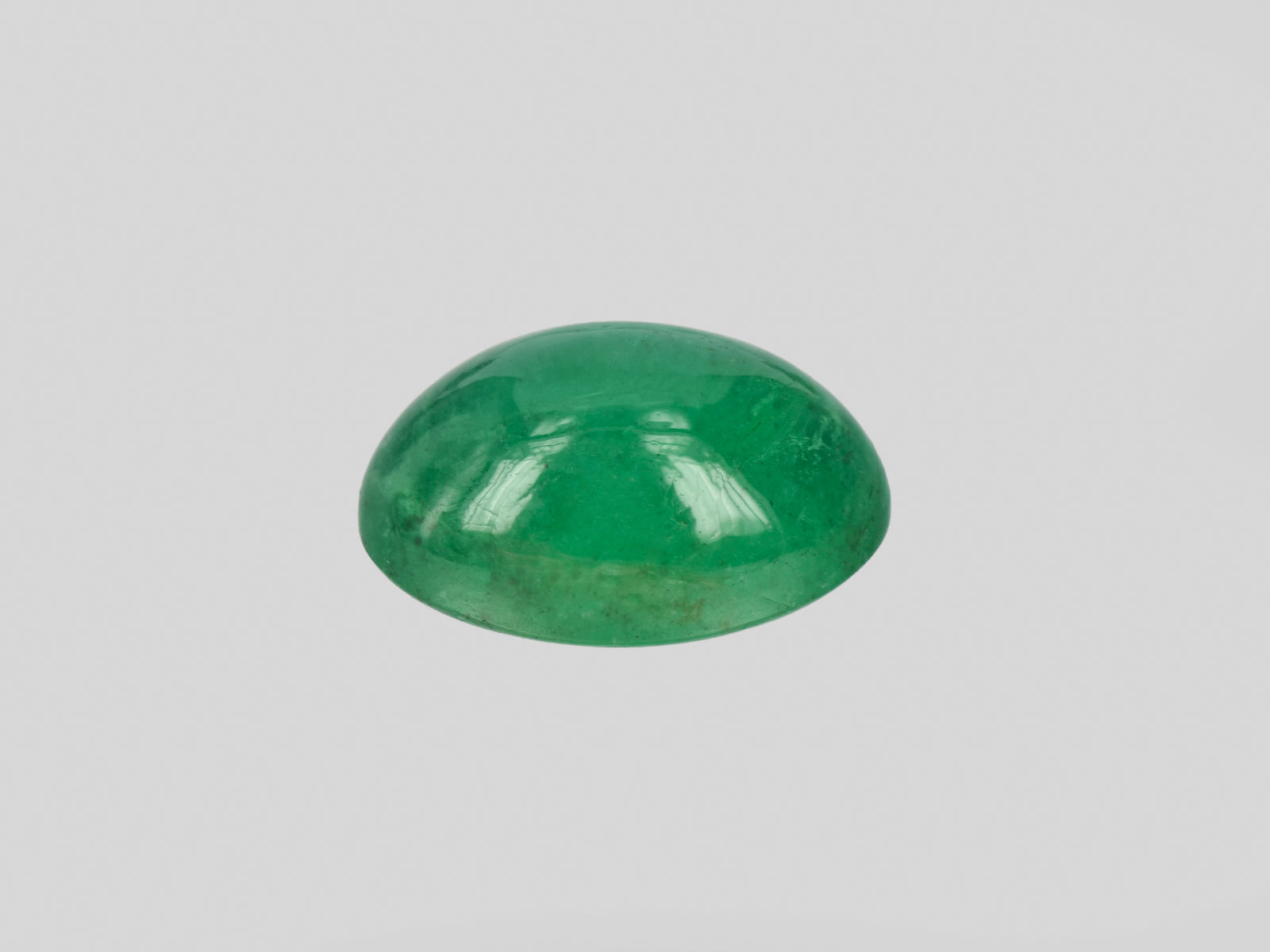 8801135-cabochon-intense-green-zambia-natural-emerald-3.34-ct