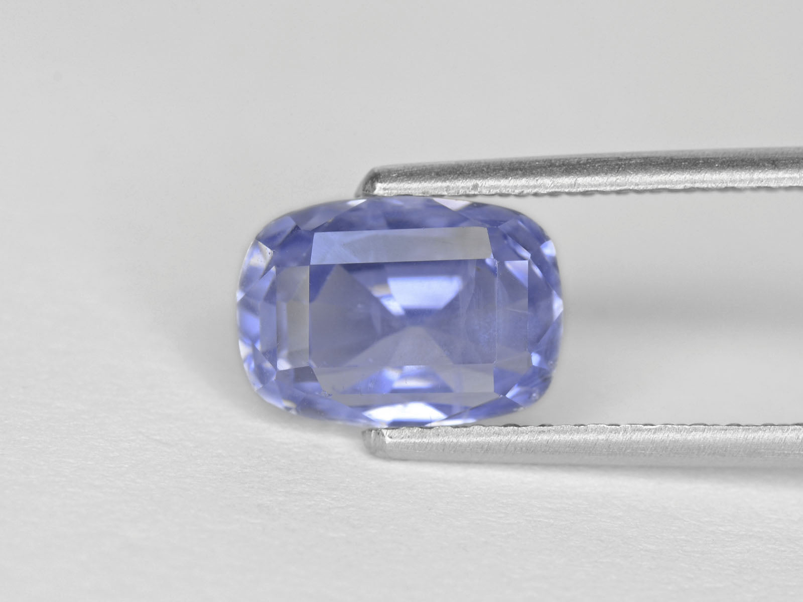 8800192-cushion-violetish-blue-igi-sri-lanka-natural-blue-sapphire-5.22-ct