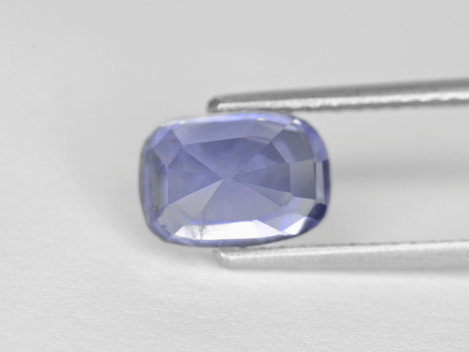 8800192-cushion-violetish-blue-igi-sri-lanka-natural-blue-sapphire-5.22-ct