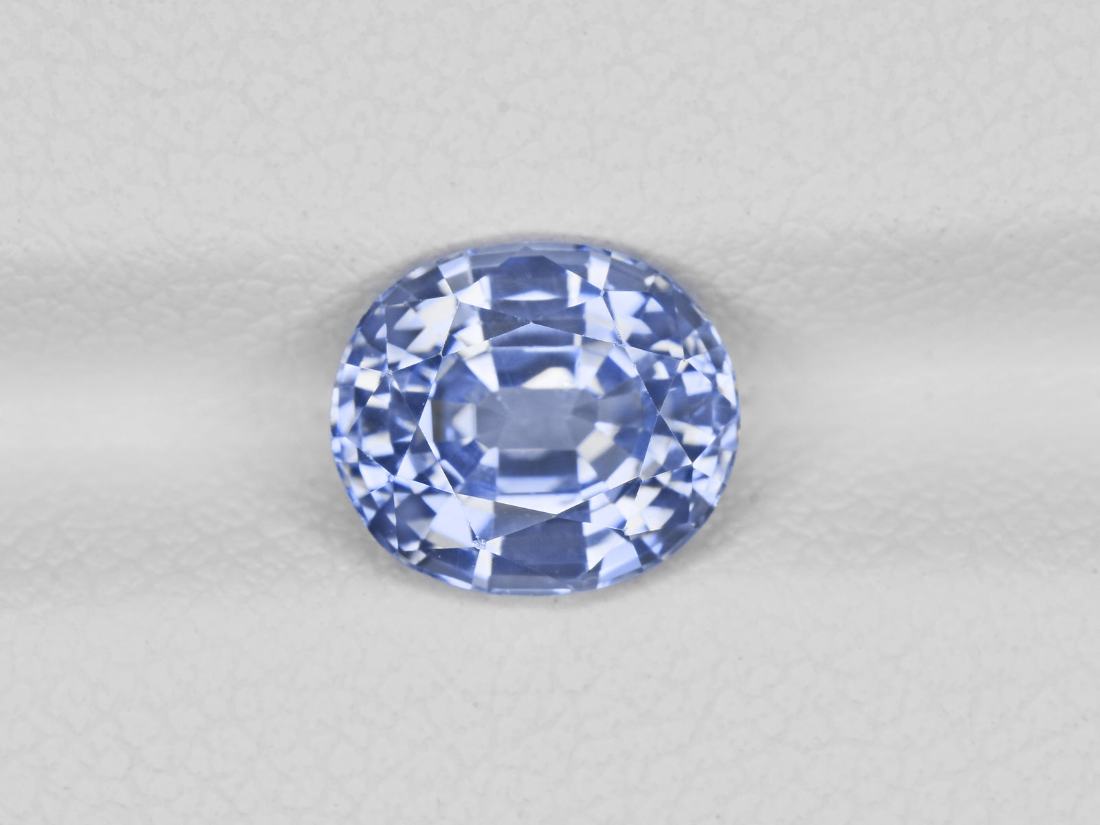 8801039-oval-light-blue-igi-sri-lanka-natural-blue-sapphire-2.29-ct