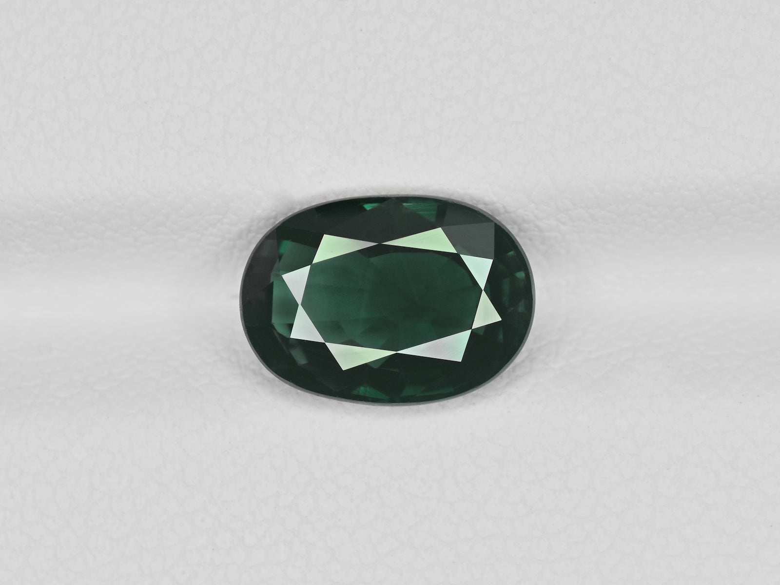 8800659-oval-dark-bluish-green-gii-australia-natural-other-fancy-sapphire-3.26-ct