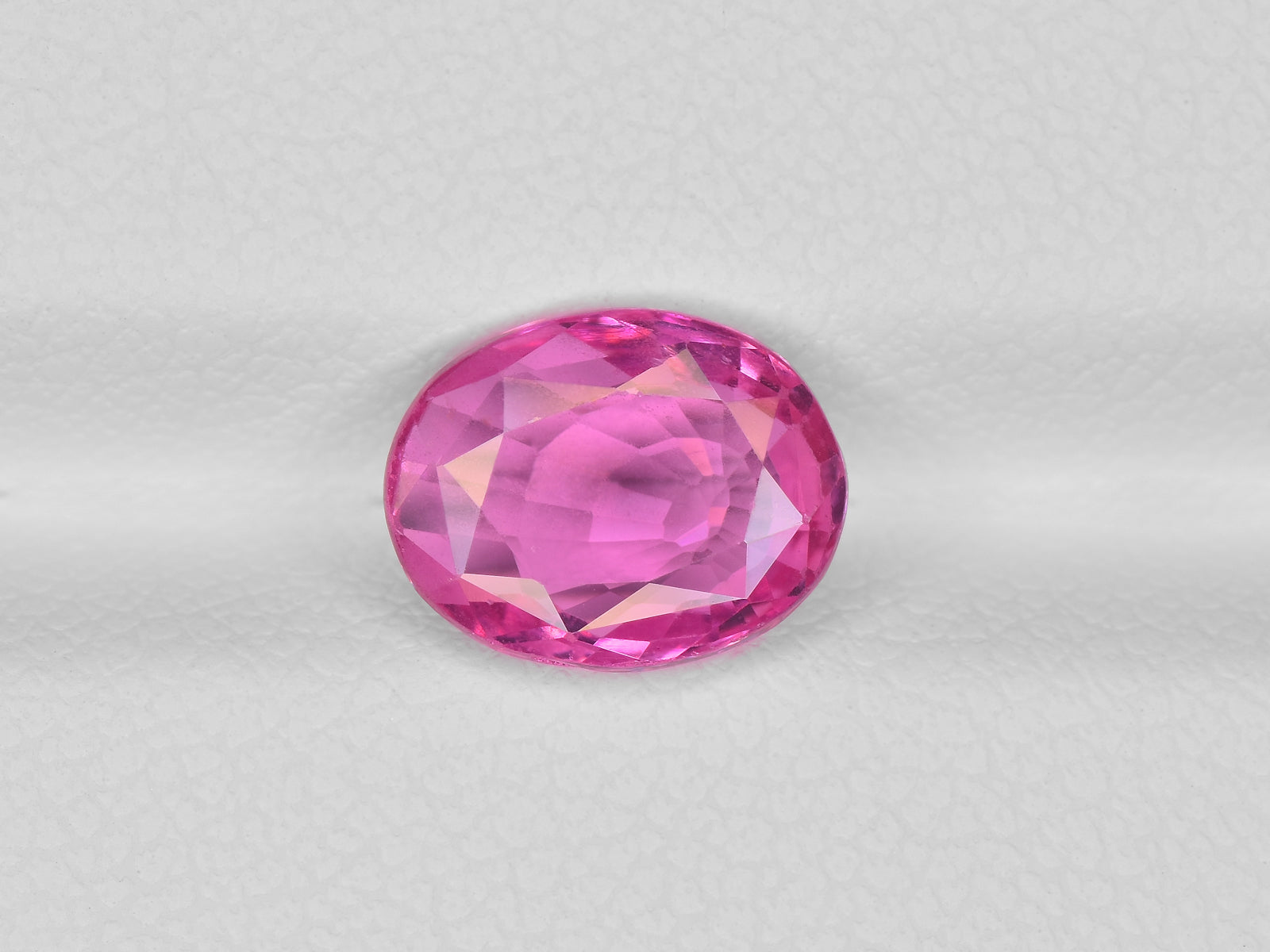 8800663-oval-hot-pink-igi-madagascar-natural-pink-sapphire-2.25-ct