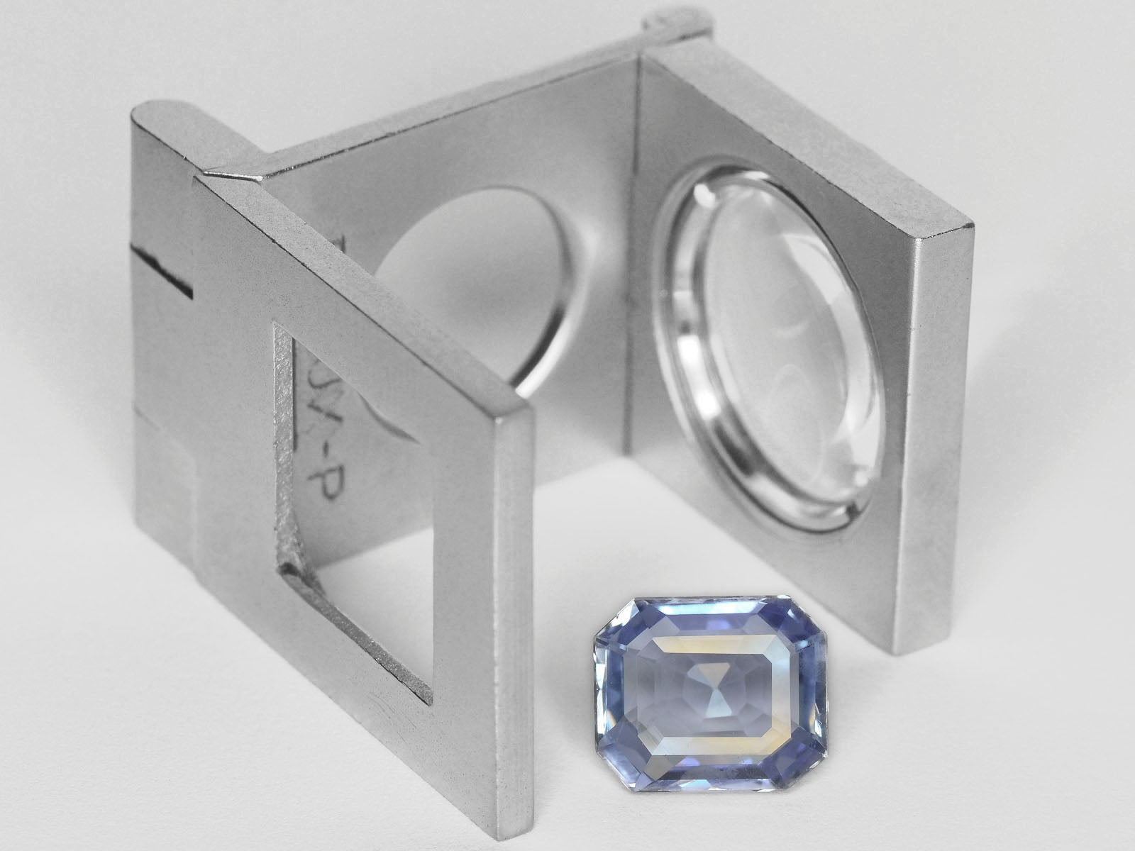 8800228-octagonal-blue-igi-sri-lanka-natural-blue-sapphire-4.42-ct