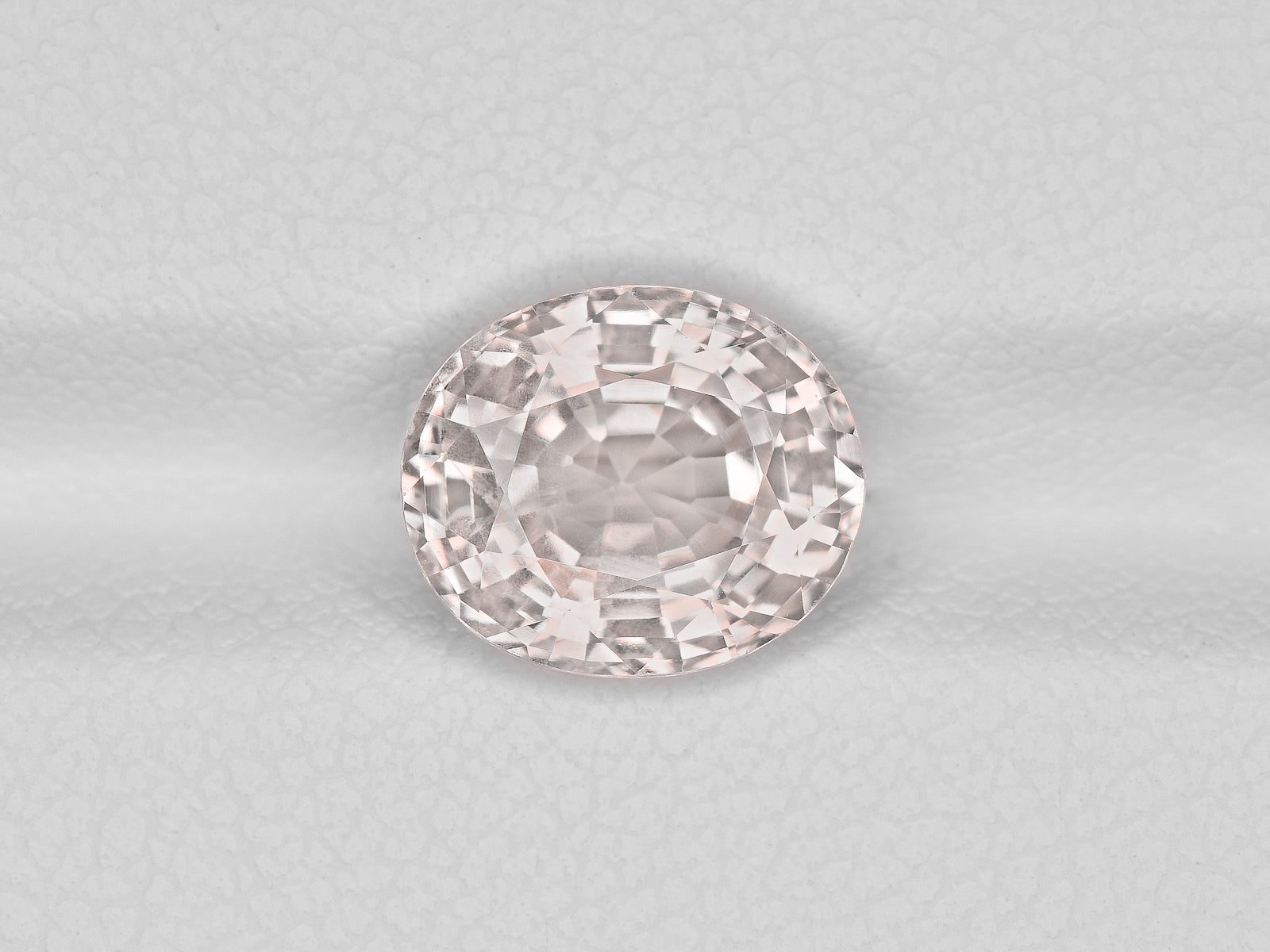 8800664-oval-near-colorless-gii-sri-lanka-natural-white-sapphire-3.23-ct
