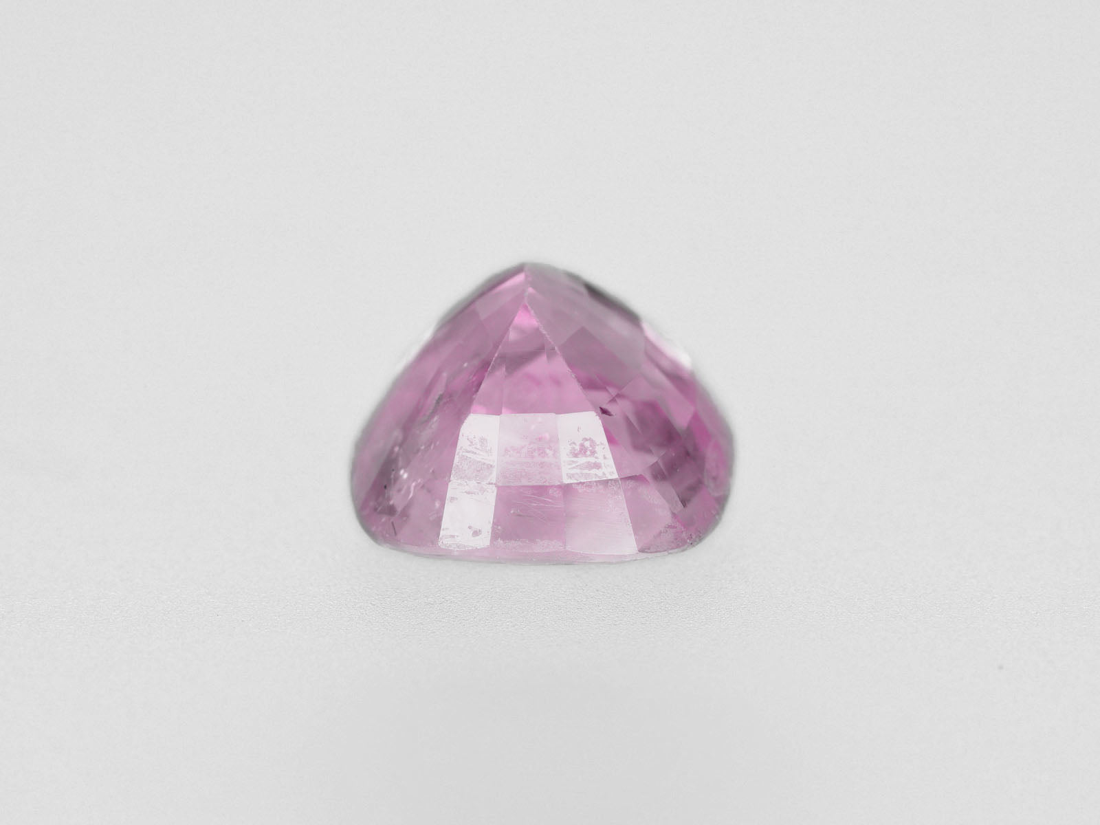 8800472-cushion-lustrous-baby-pink-igi-sri-lanka-natural-pink-sapphire-4.04-ct