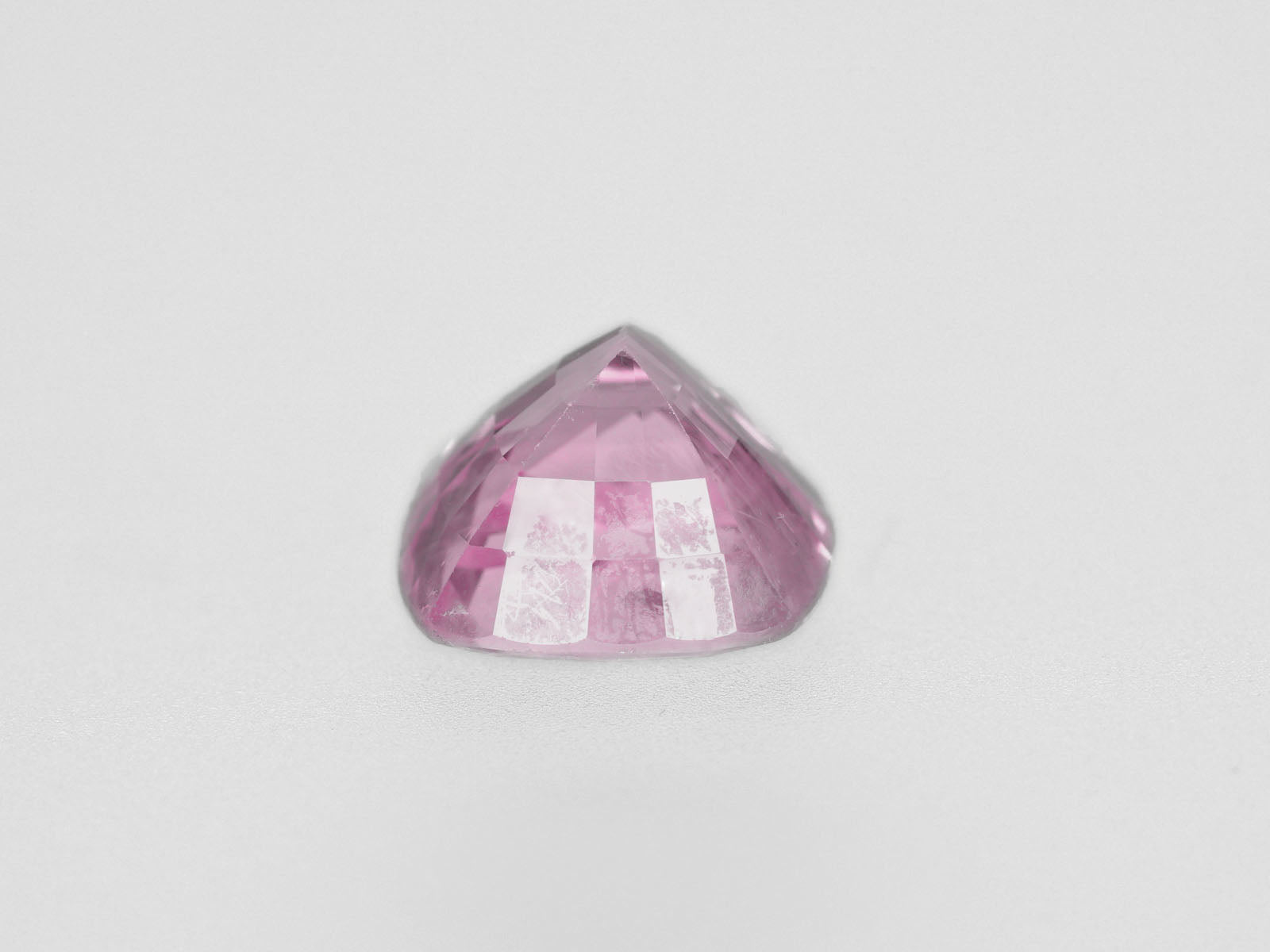 8800472-cushion-lustrous-baby-pink-igi-sri-lanka-natural-pink-sapphire-4.04-ct
