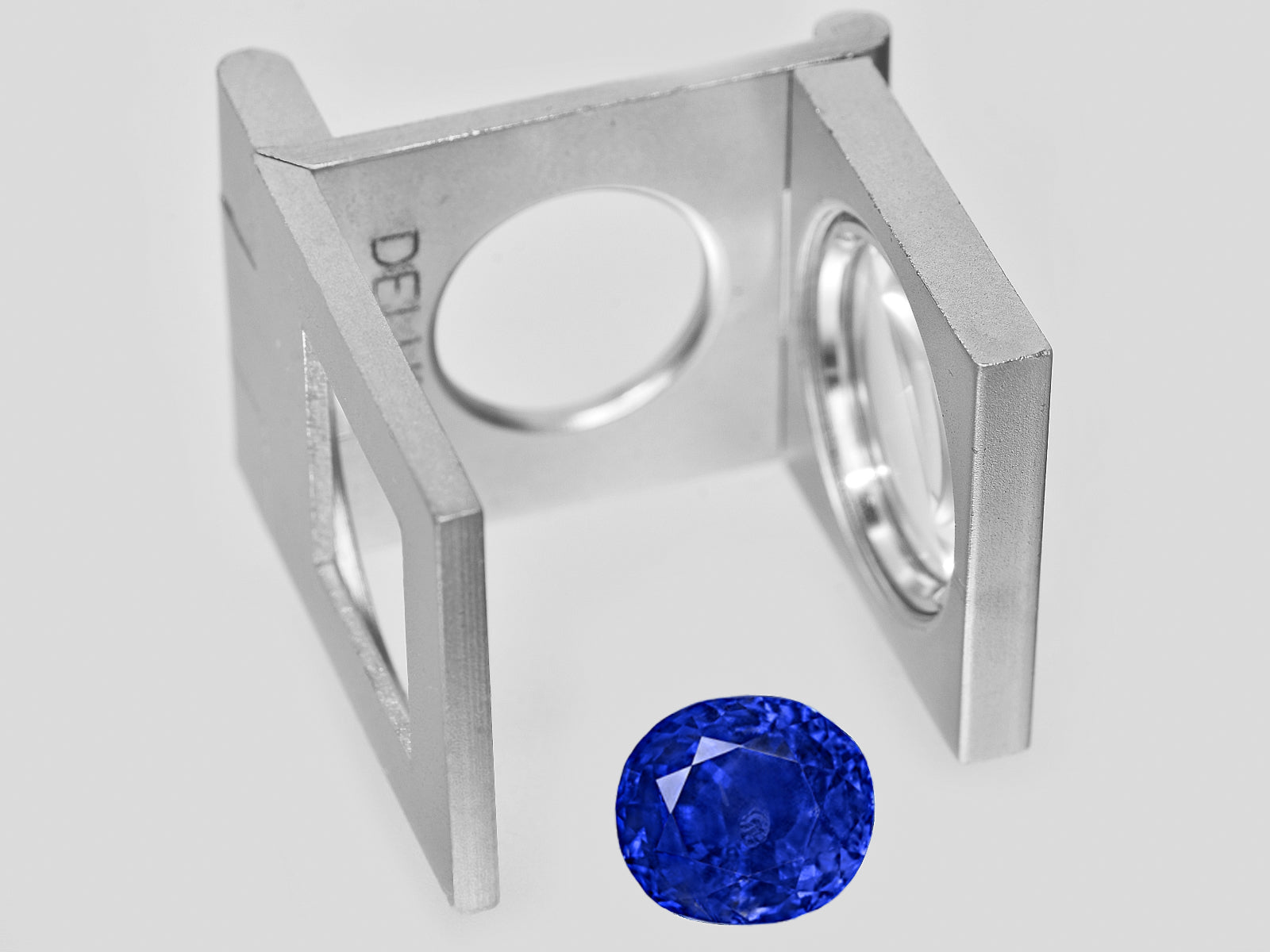 8801969-oval-fiery-rich-royal-blue-ssef-gubelin-agl-gia-grs-kashmir-natural-blue-sapphire-5.78-ct