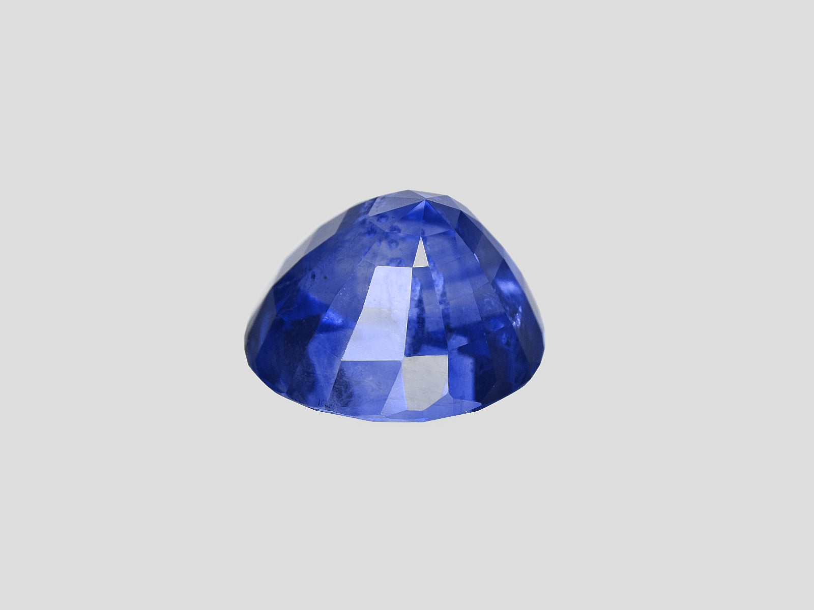 8801969-oval-fiery-rich-royal-blue-ssef-gubelin-agl-gia-grs-kashmir-natural-blue-sapphire-5.78-ct