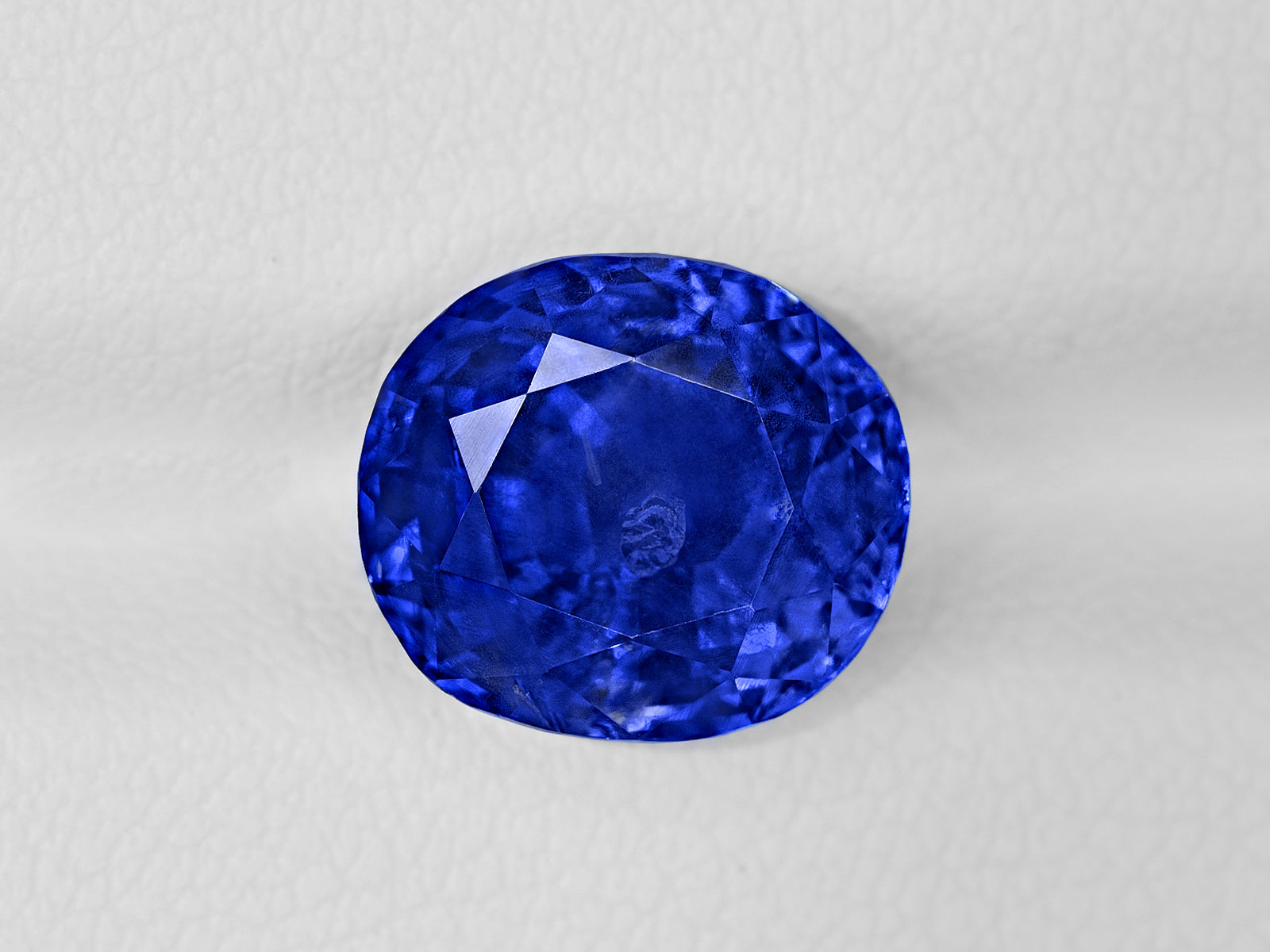 8801969-oval-fiery-rich-royal-blue-ssef-gubelin-agl-gia-grs-kashmir-natural-blue-sapphire-5.78-ct