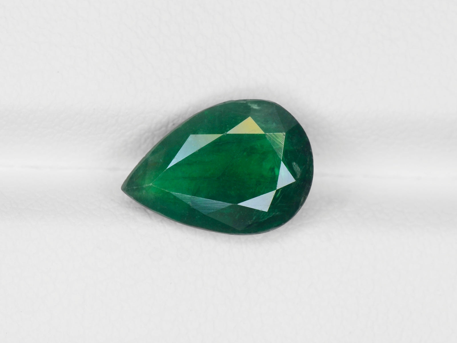 8800389-pear-deep-green-brazil-natural-emerald-3.21-ct