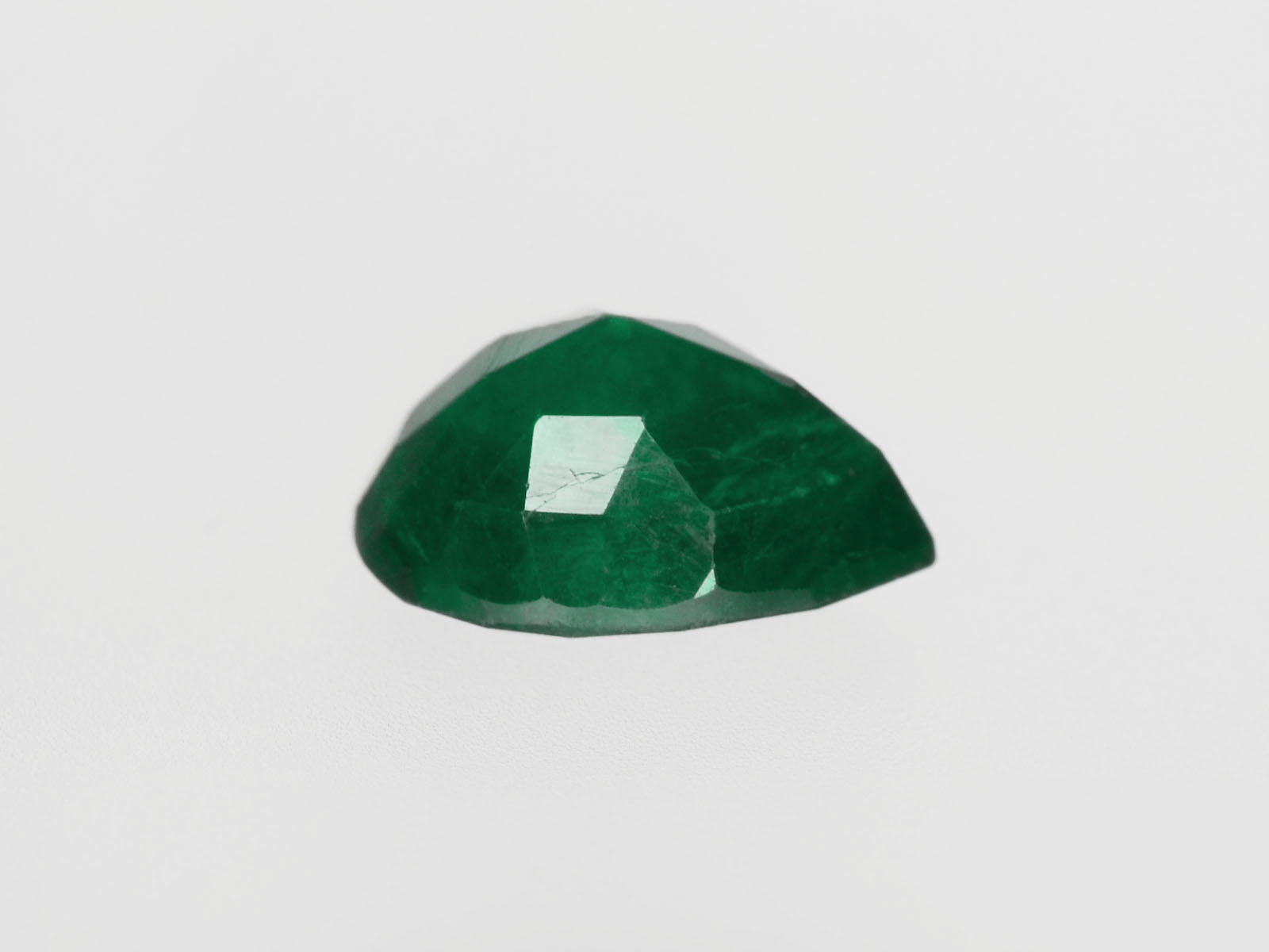 8800401-pear-deep-green-brazil-natural-emerald-1.46-ct
