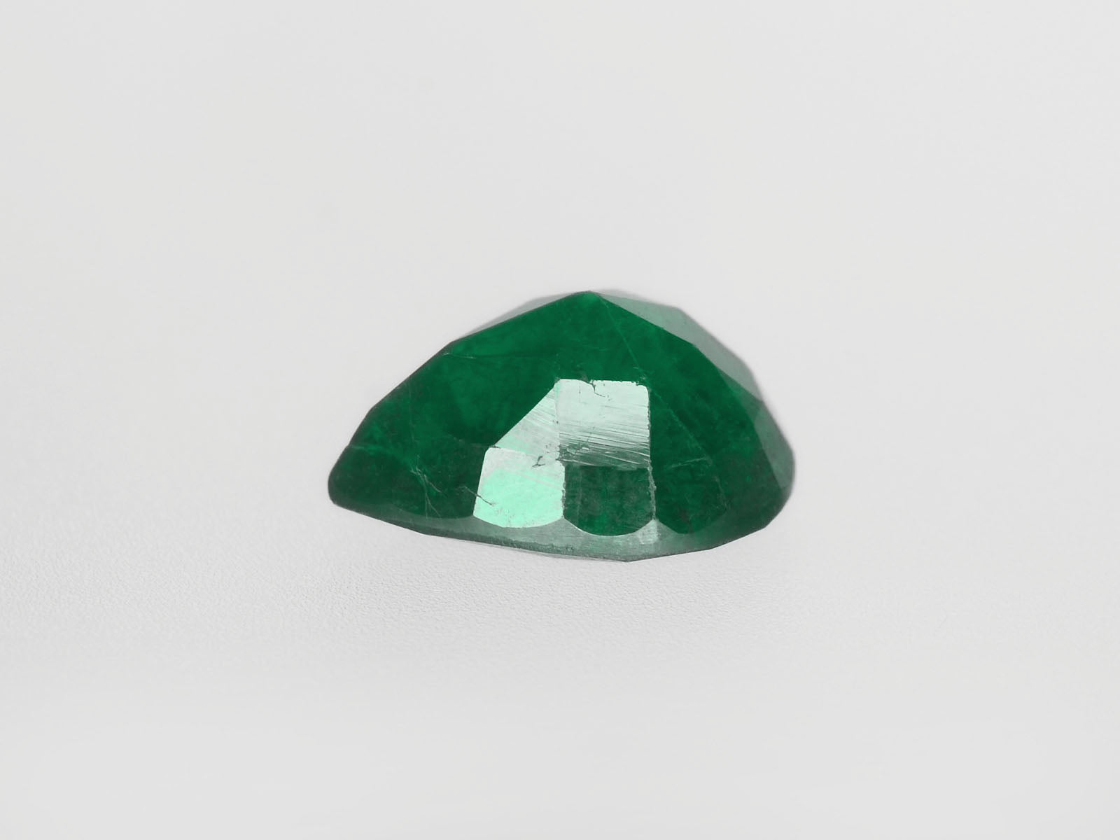 8800401-pear-deep-green-brazil-natural-emerald-1.46-ct