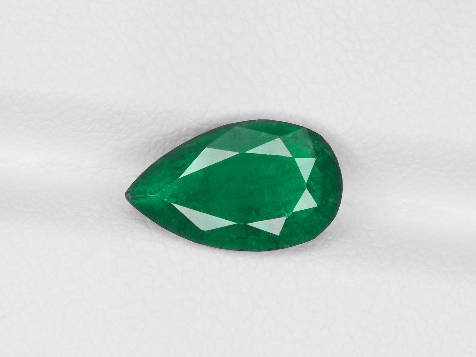 8800414-pear-deep-green-brazil-natural-emerald-2.26-ct