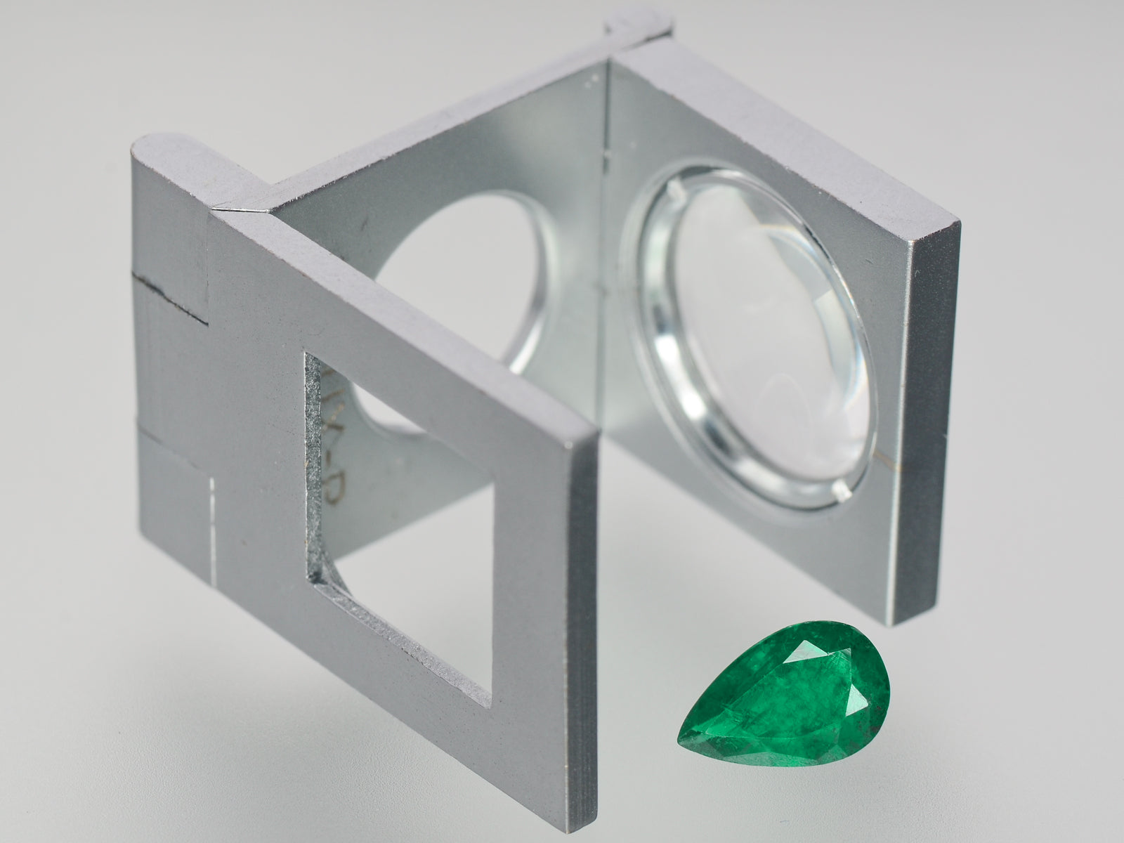 8800417-pear-leaf-green-brazil-natural-emerald-1.32-ct