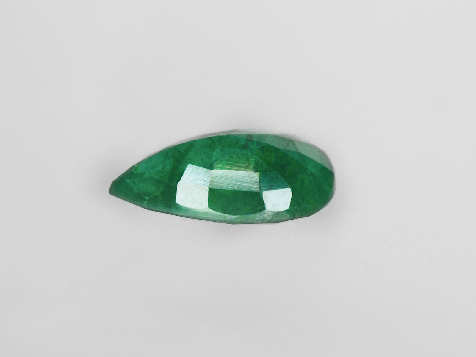 8800417-pear-leaf-green-brazil-natural-emerald-1.32-ct