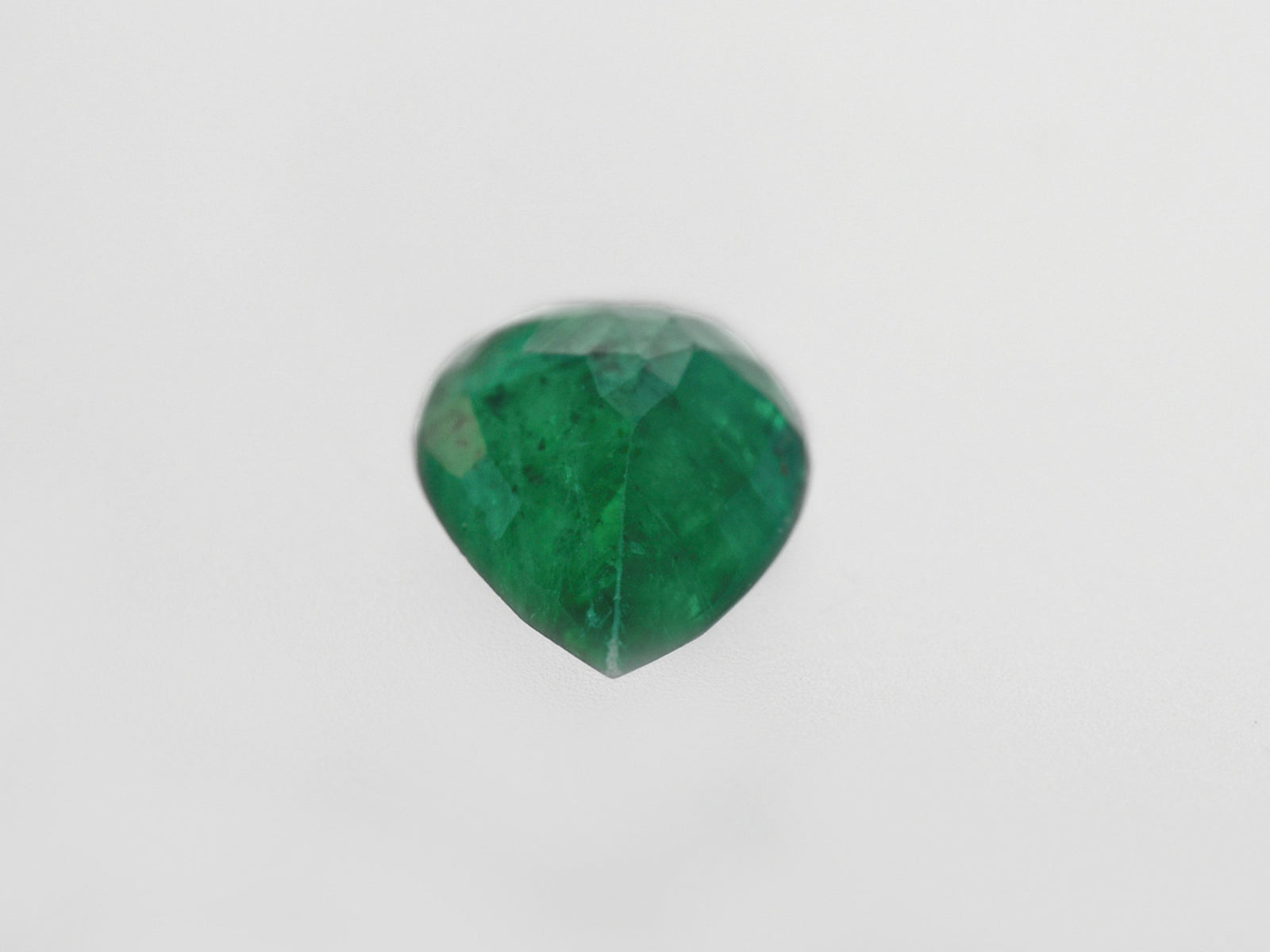 8800417-pear-leaf-green-brazil-natural-emerald-1.32-ct