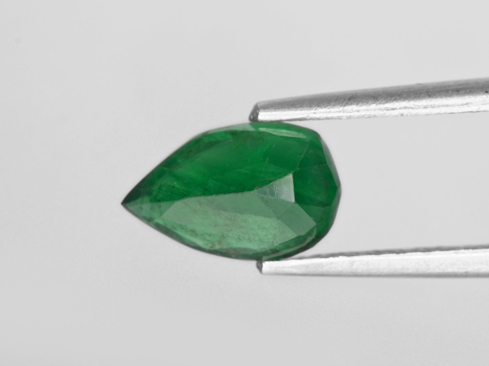 8800418-pear-leaf-green-brazil-natural-emerald-1.56-ct