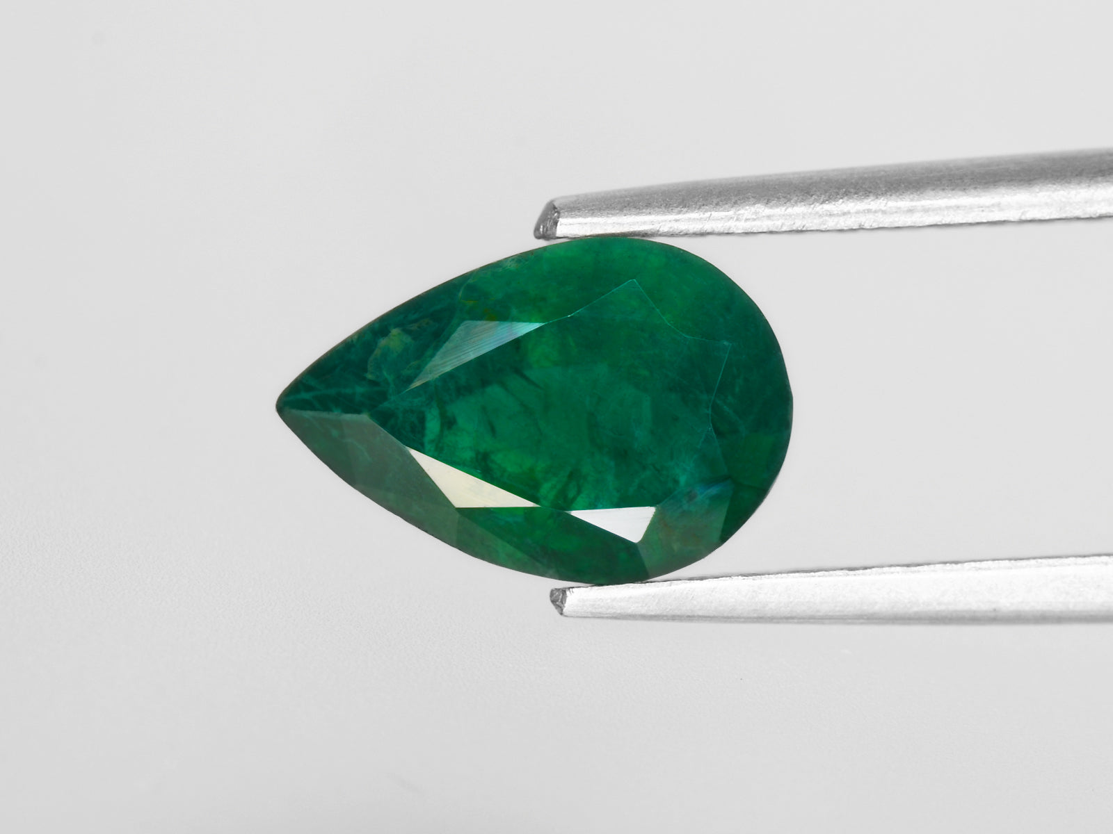 8800420-pear-deep-green-brazil-natural-emerald-2.06-ct