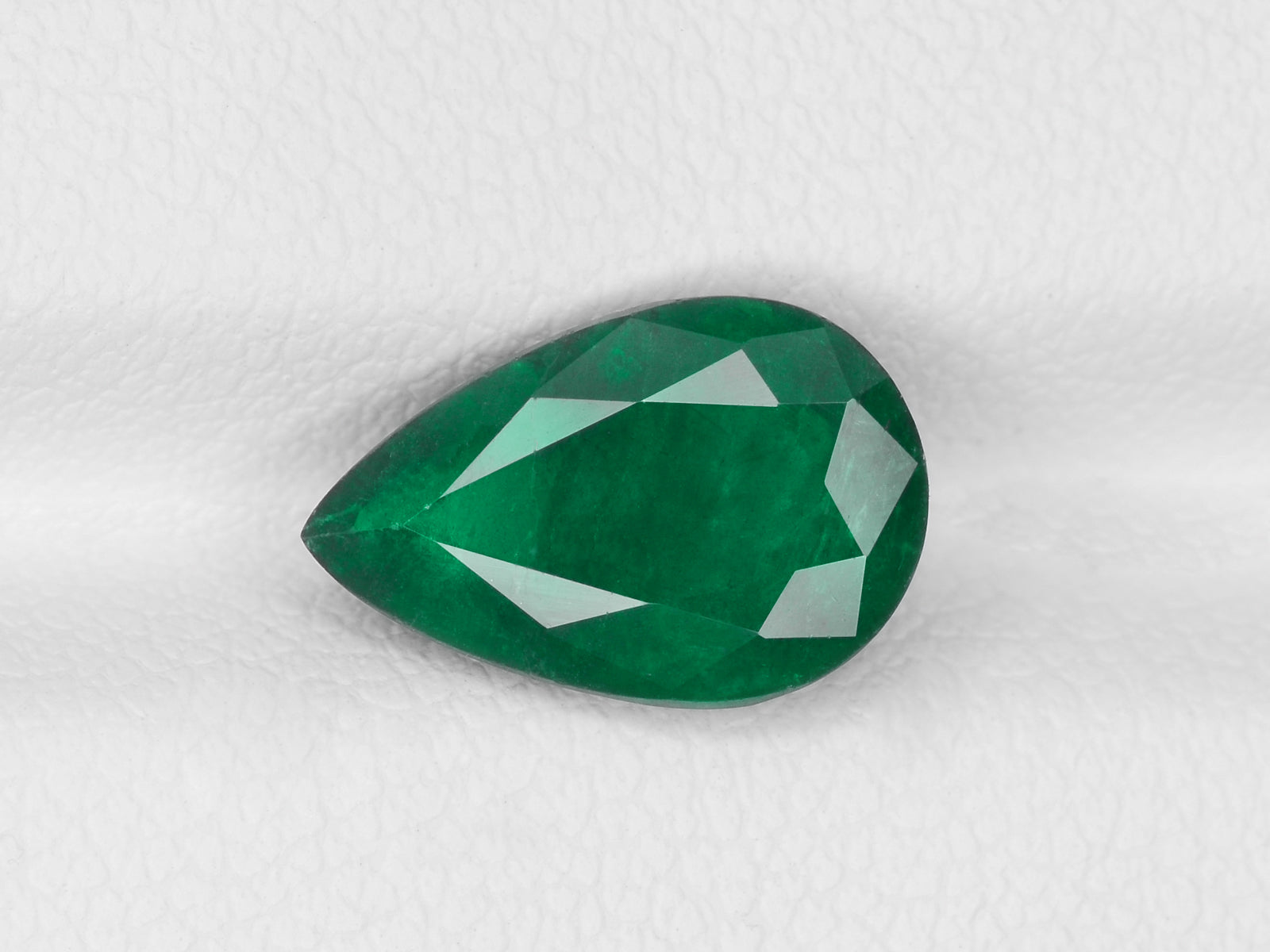 8800421-pear-deep-green-brazil-natural-emerald-2.46-ct