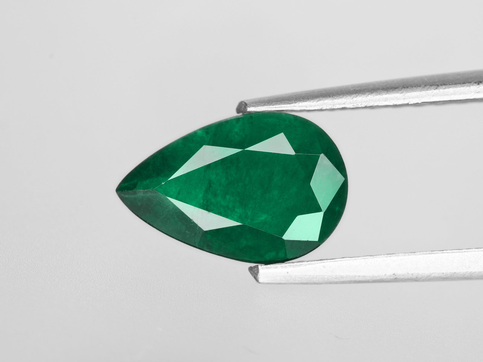 8800421-pear-deep-green-brazil-natural-emerald-2.46-ct