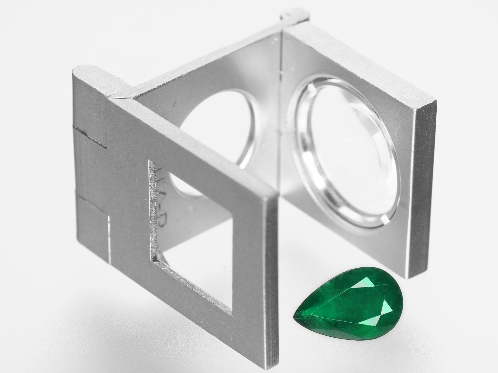 8800421-pear-deep-green-brazil-natural-emerald-2.46-ct