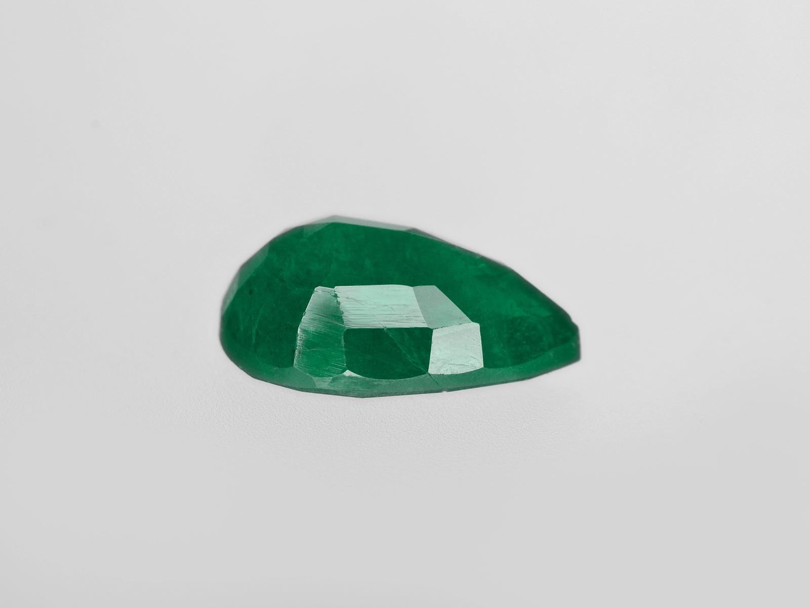 8800421-pear-deep-green-brazil-natural-emerald-2.46-ct
