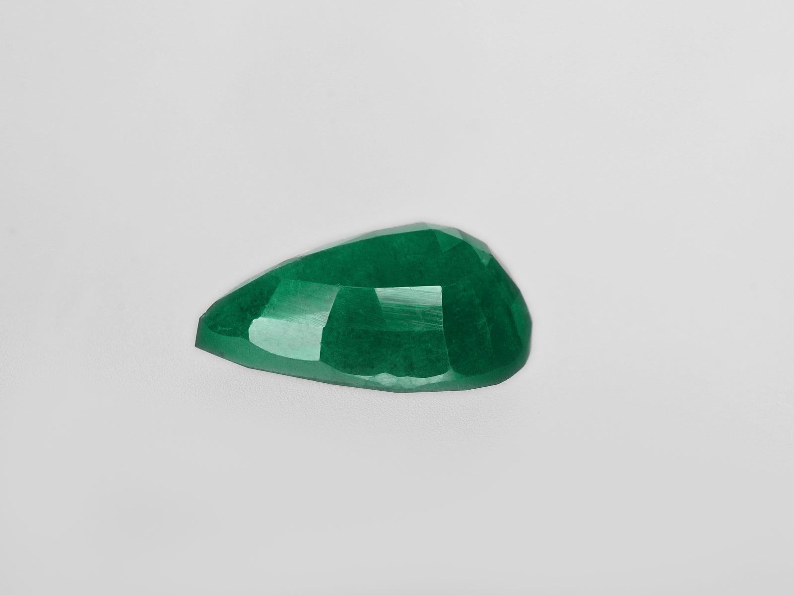 8800421-pear-deep-green-brazil-natural-emerald-2.46-ct
