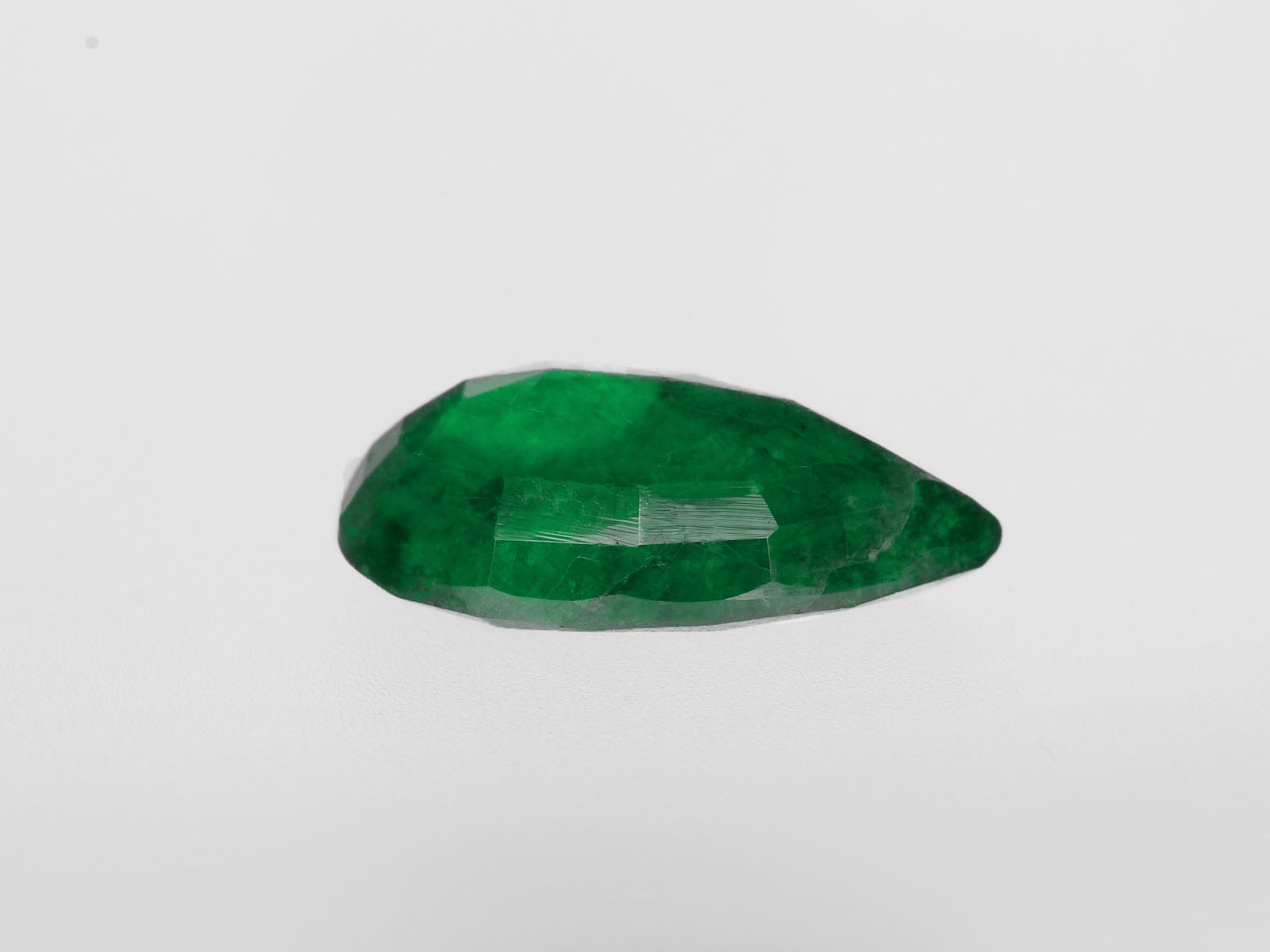 8800424-pear-royal-green-brazil-natural-emerald-1.69-ct